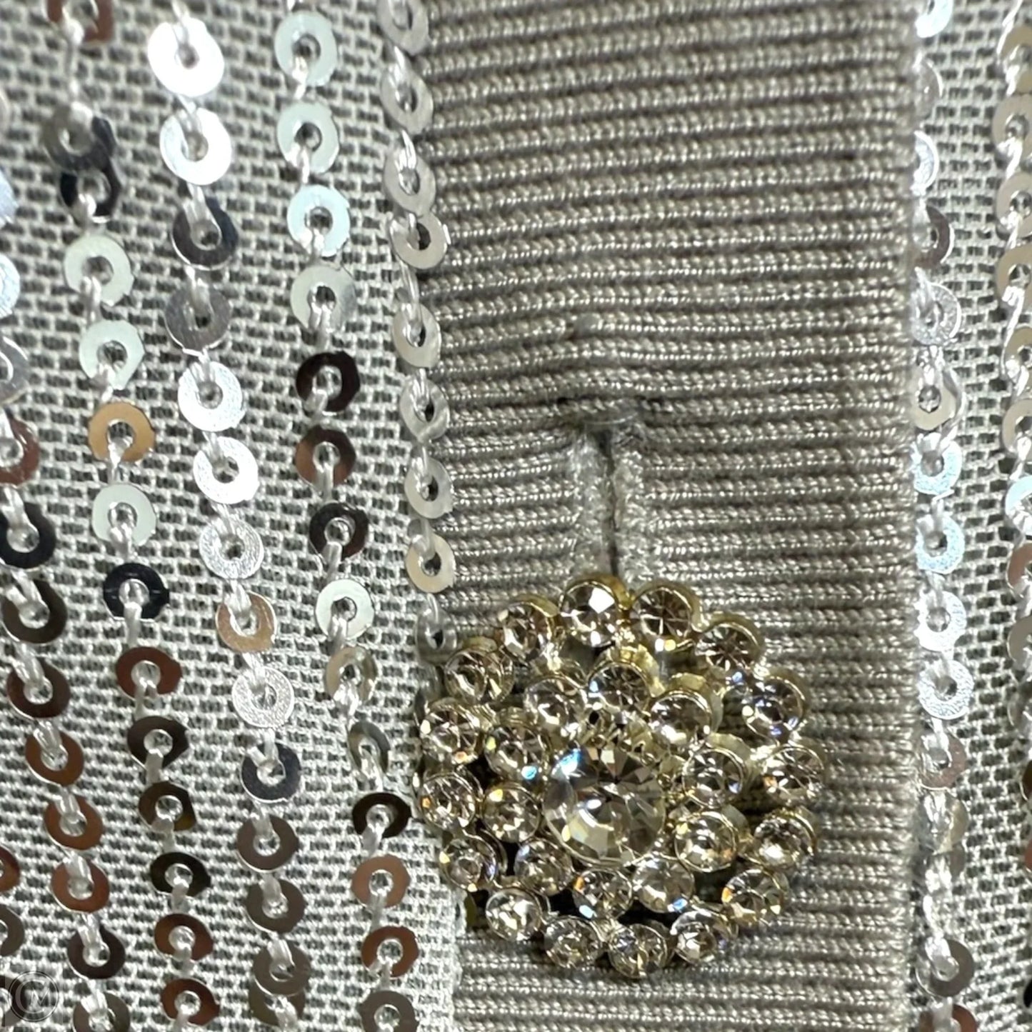 Top Sleeveless By Clothes Mentor In Silver, Size: Xl