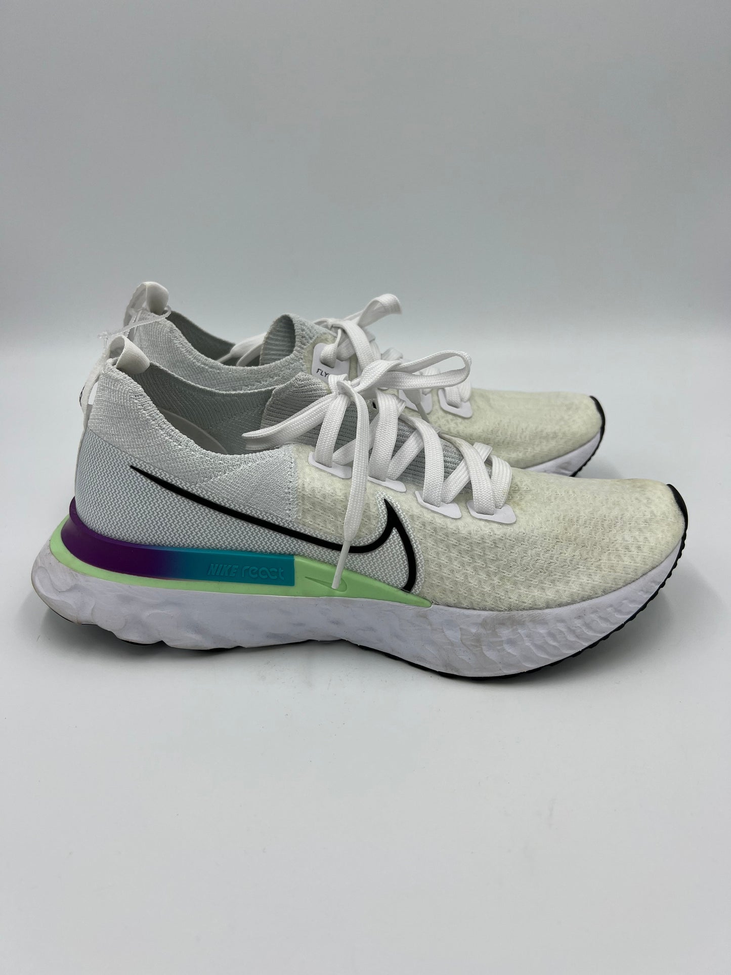 Fly Knit Shoes Athletic By Nike Size: 9