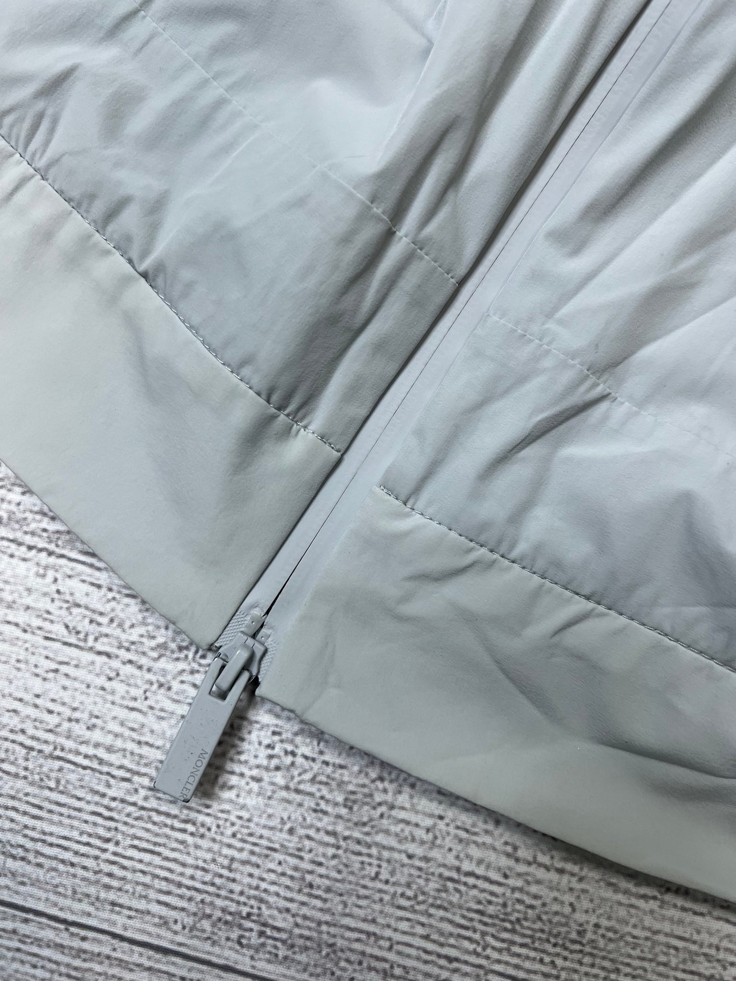 Moncler Giubbotto Givray Designer Jacket Size: L