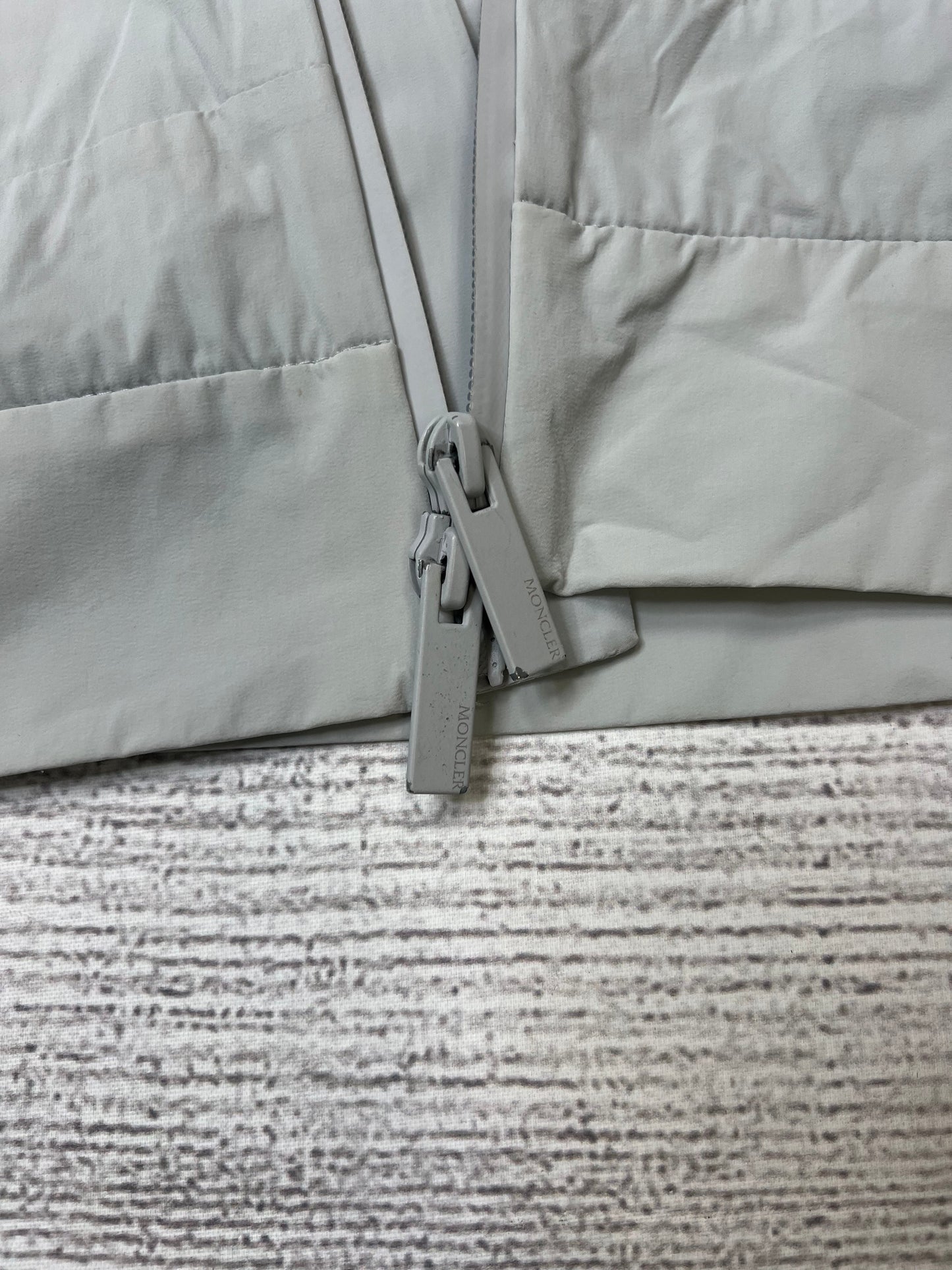 Moncler Giubbotto Givray Designer Jacket Size: L