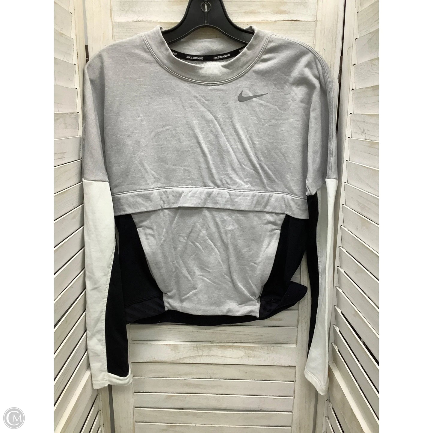 Athletic Top Long Sleeve Crewneck By Nike Apparel In Grey, Size: Xs
