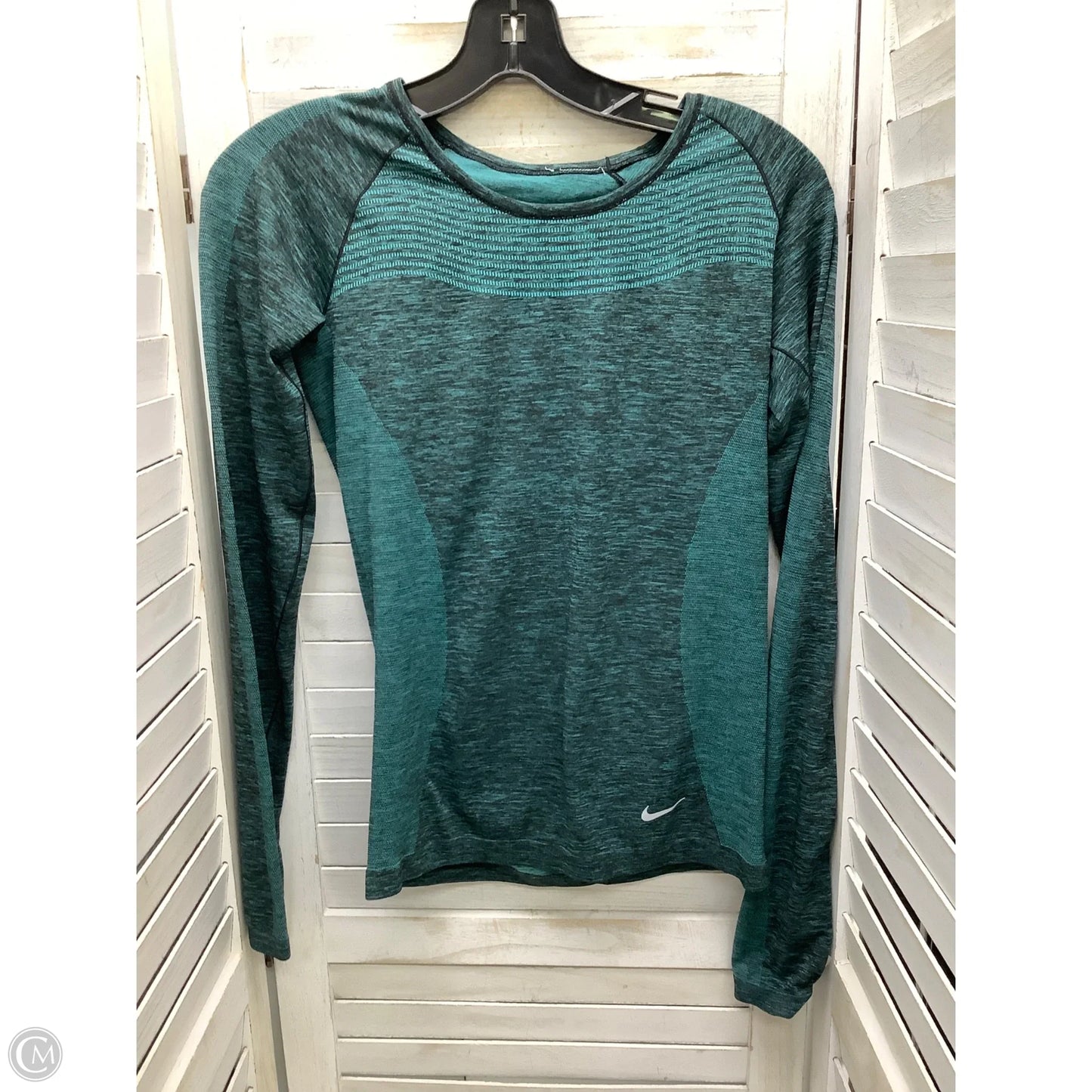 Athletic Top Long Sleeve Crewneck By Nike Apparel In Green, Size: S