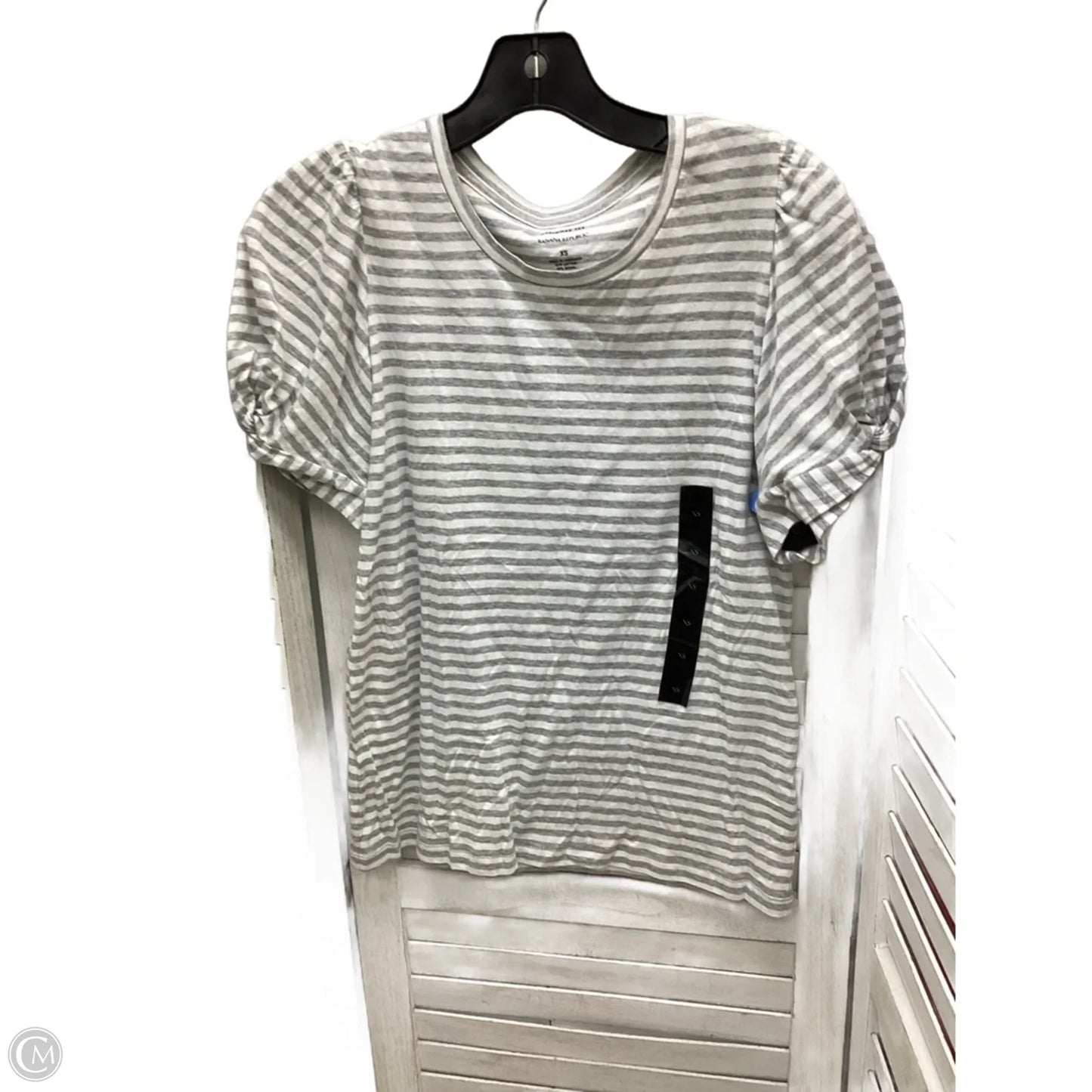 Top Short Sleeve By Banana Republic In Striped Pattern, Size: Xs