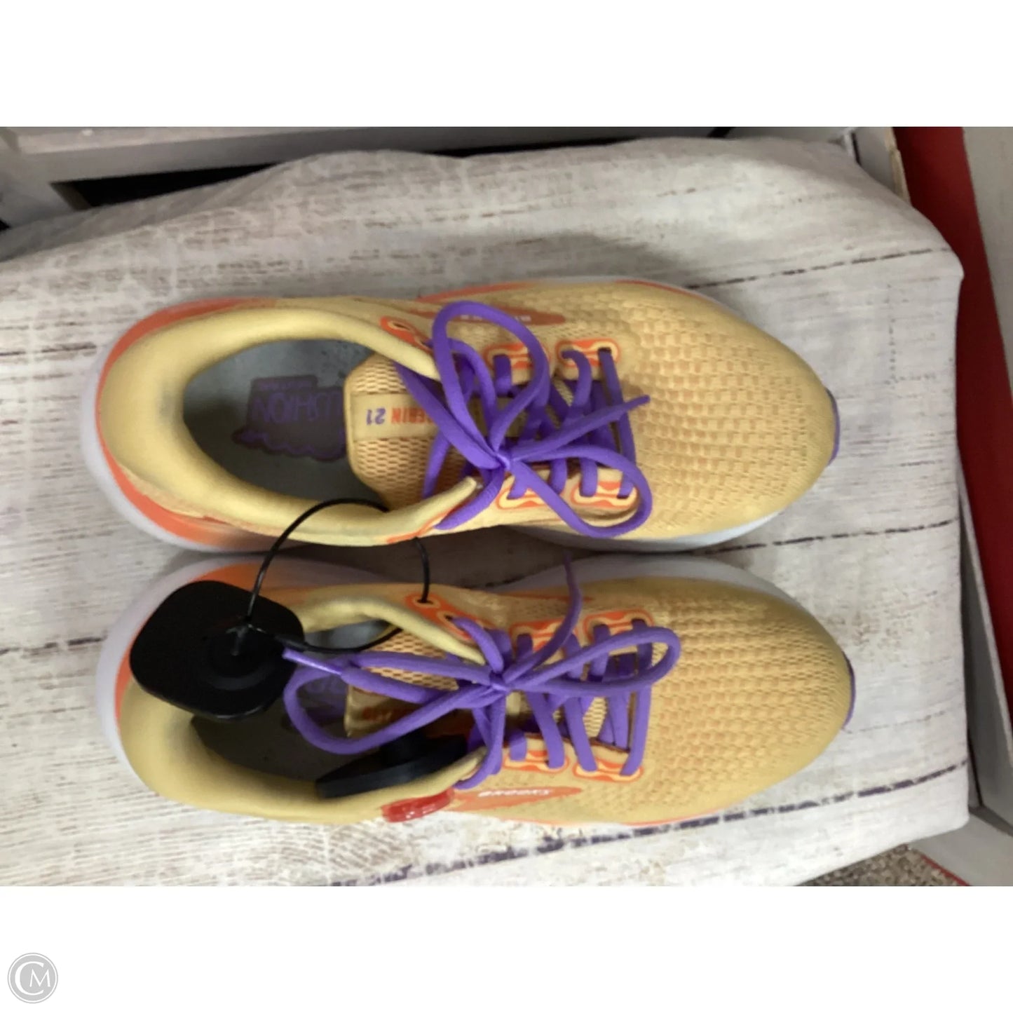 Shoes Athletic By Brooks Brothers In Orange, Size: 9.5