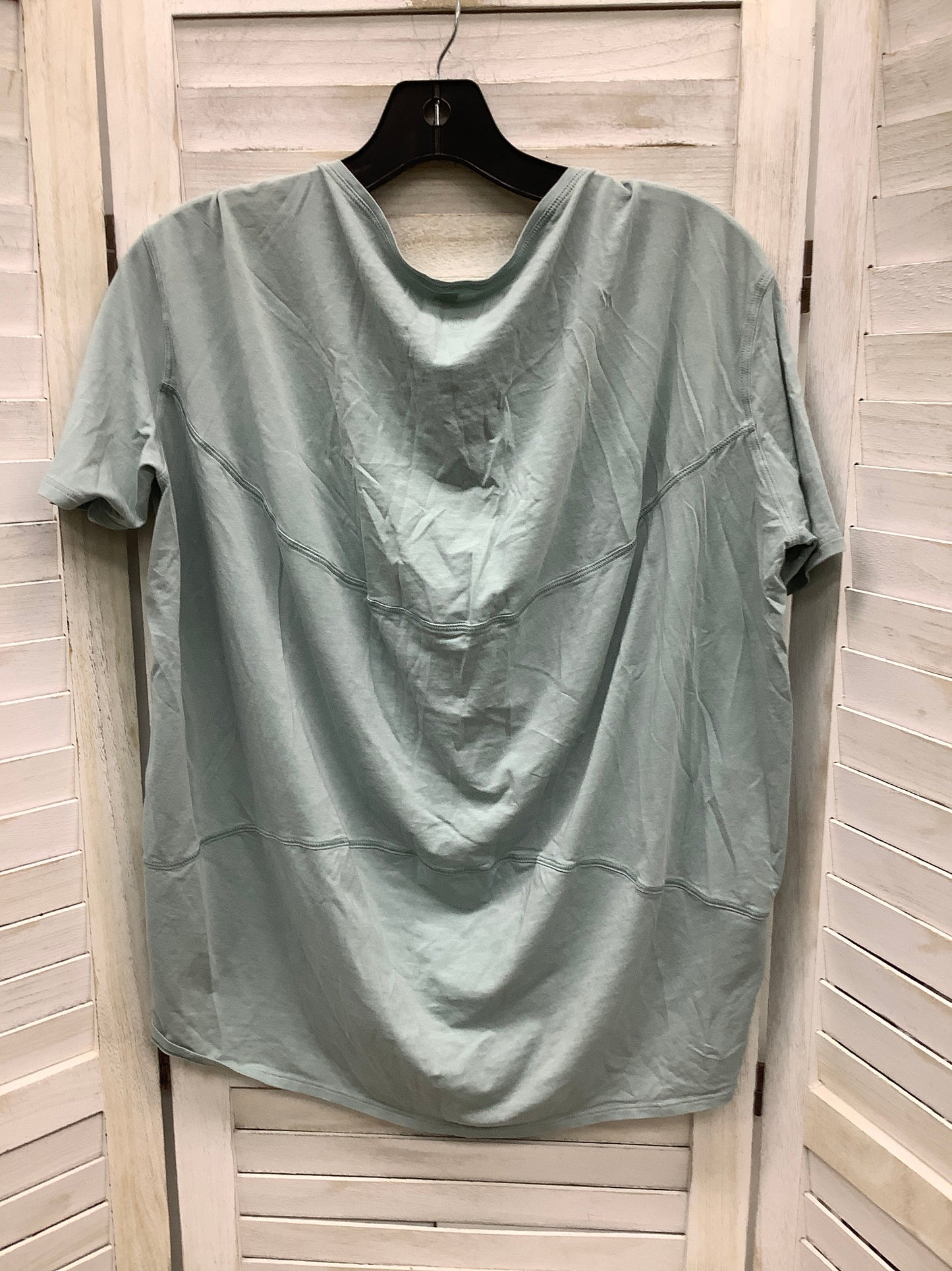 Athletic Top Short Sleeve By Lululemon Size: 6