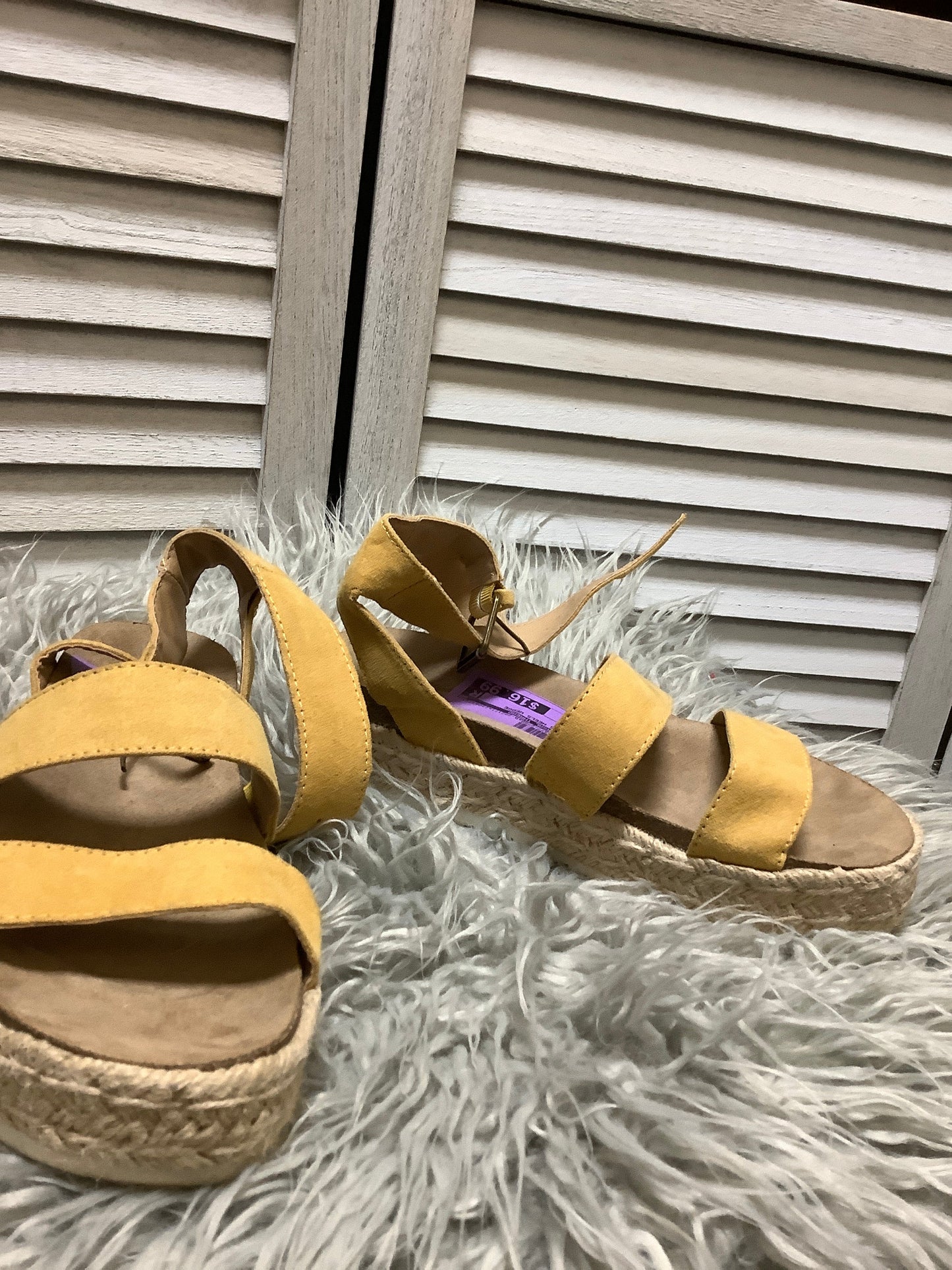 Sandals Heels Wedge By Universal Thread Size: 6.5