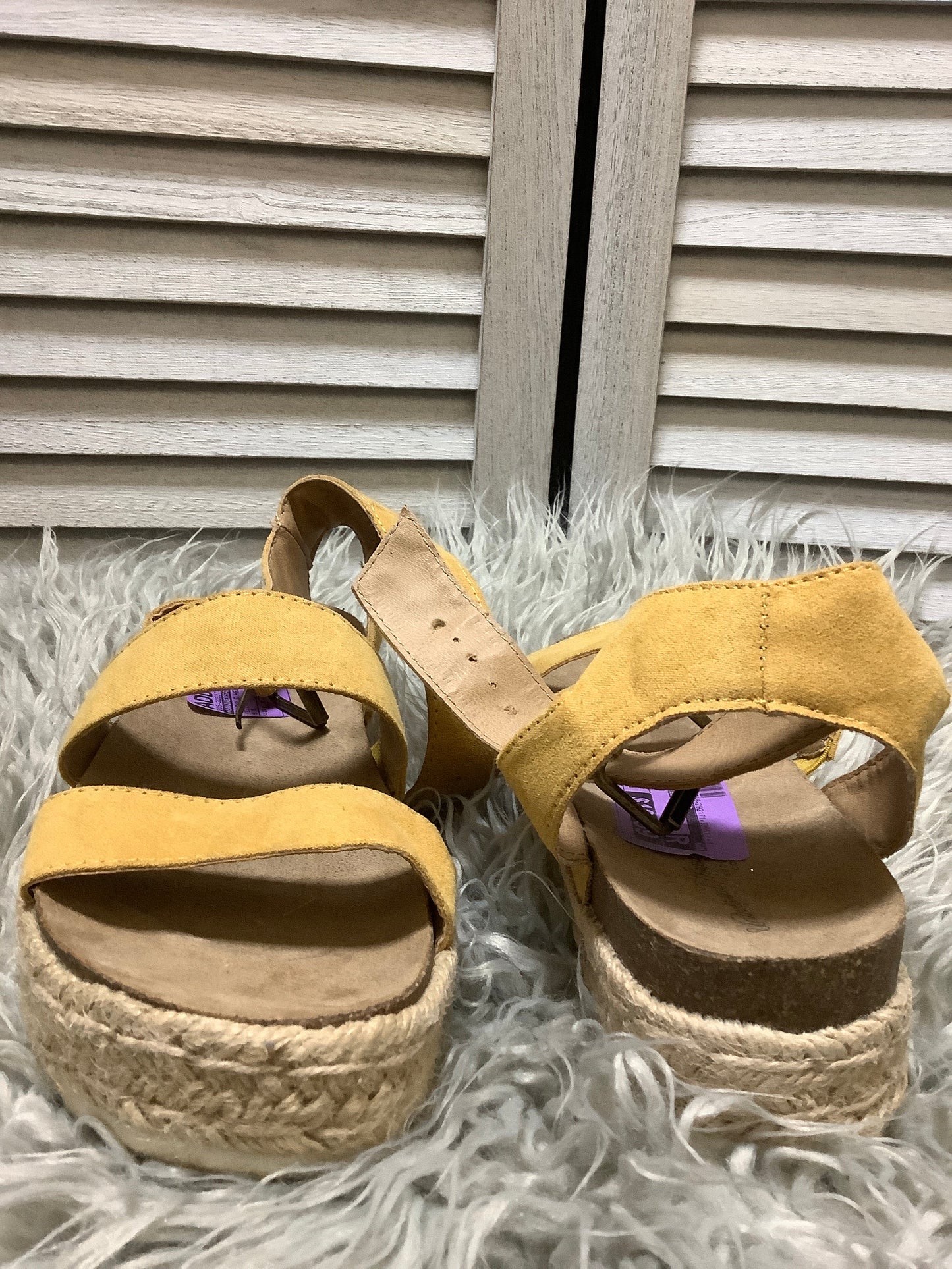 Sandals Heels Wedge By Universal Thread Size: 6.5