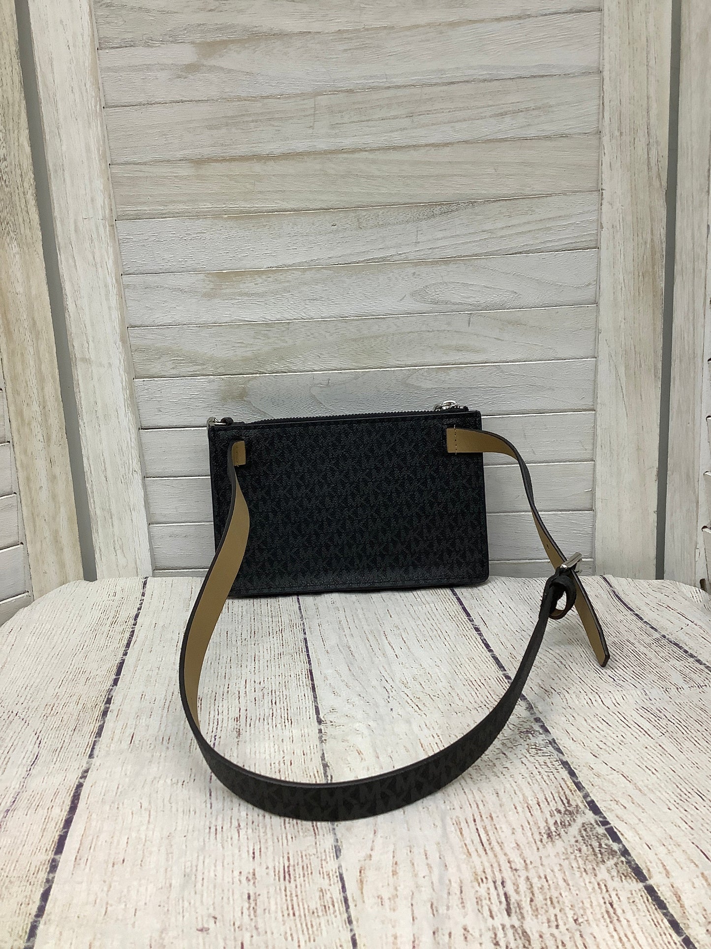 Belt Bag Designer By Michael Kors Size: Medium