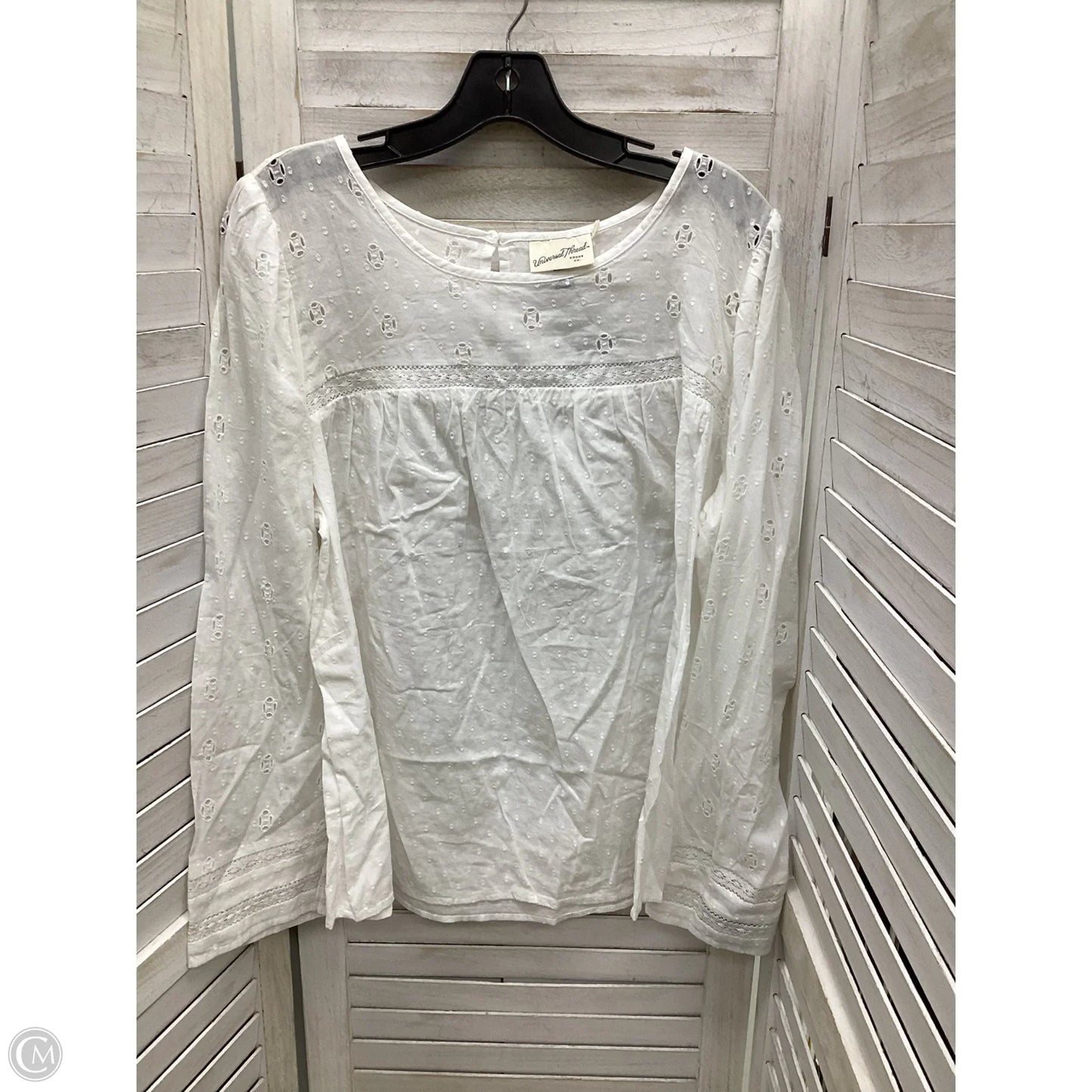 Top Long Sleeve By Universal Thread In White, Size: 1x