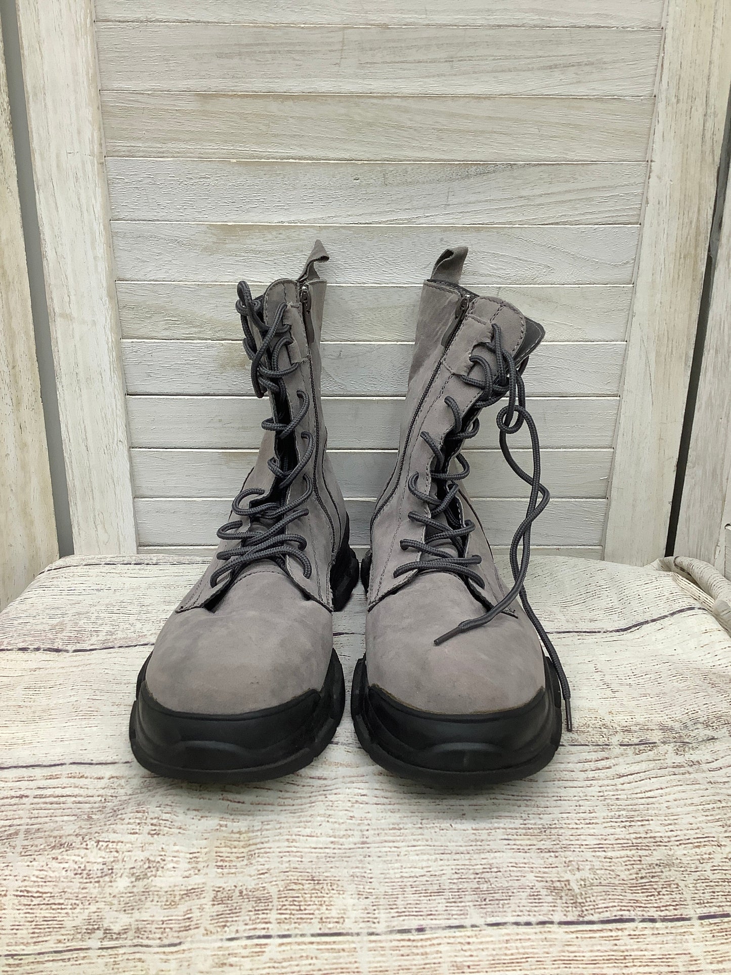 Boots Ankle Flats By Clothes Mentor Size: 11