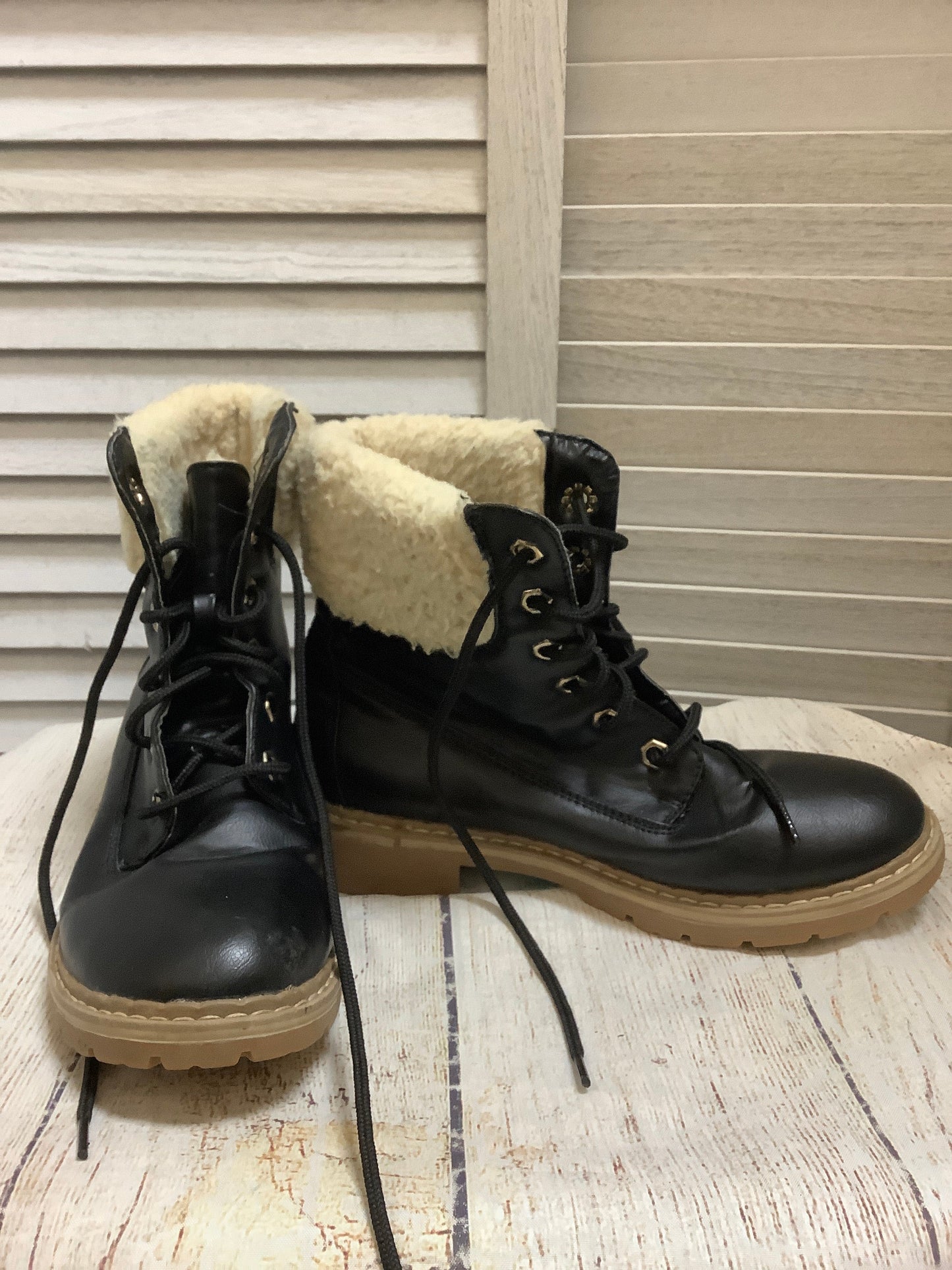 Boots Ankle Flats By Forever Size: 6