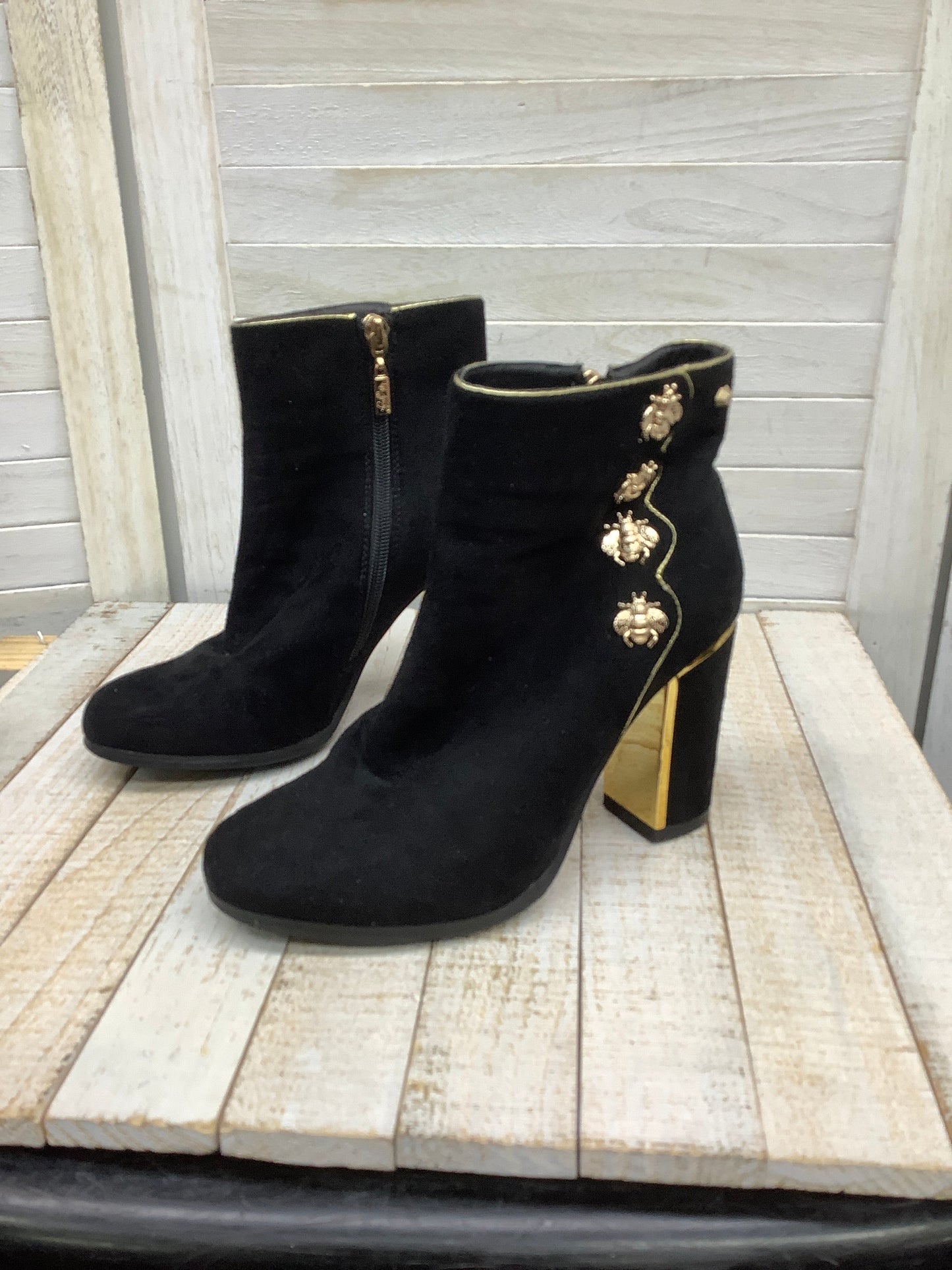 Boots Ankle Heels By Clothes Mentor Size: 6