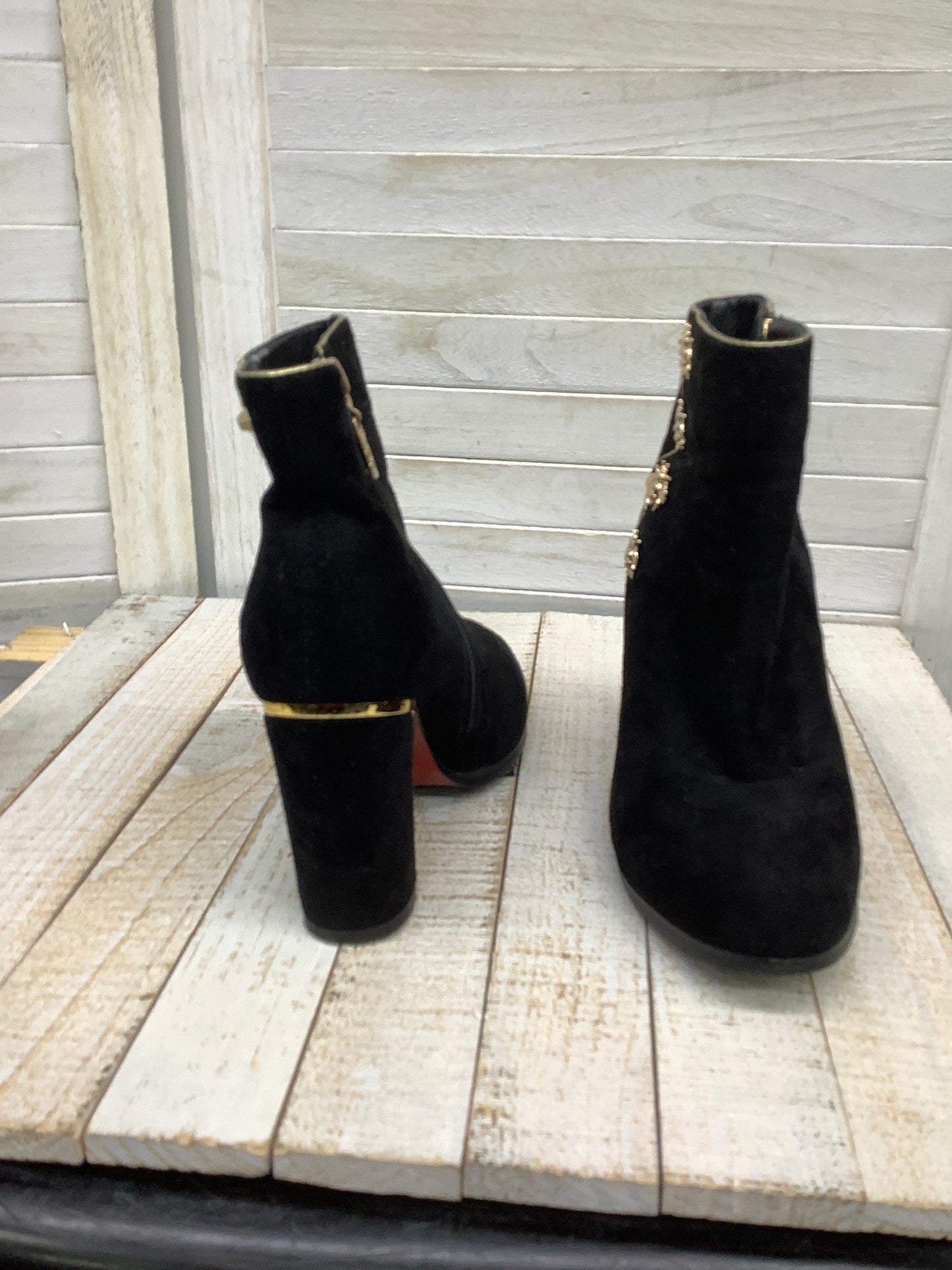 Boots Ankle Heels By Clothes Mentor Size: 6