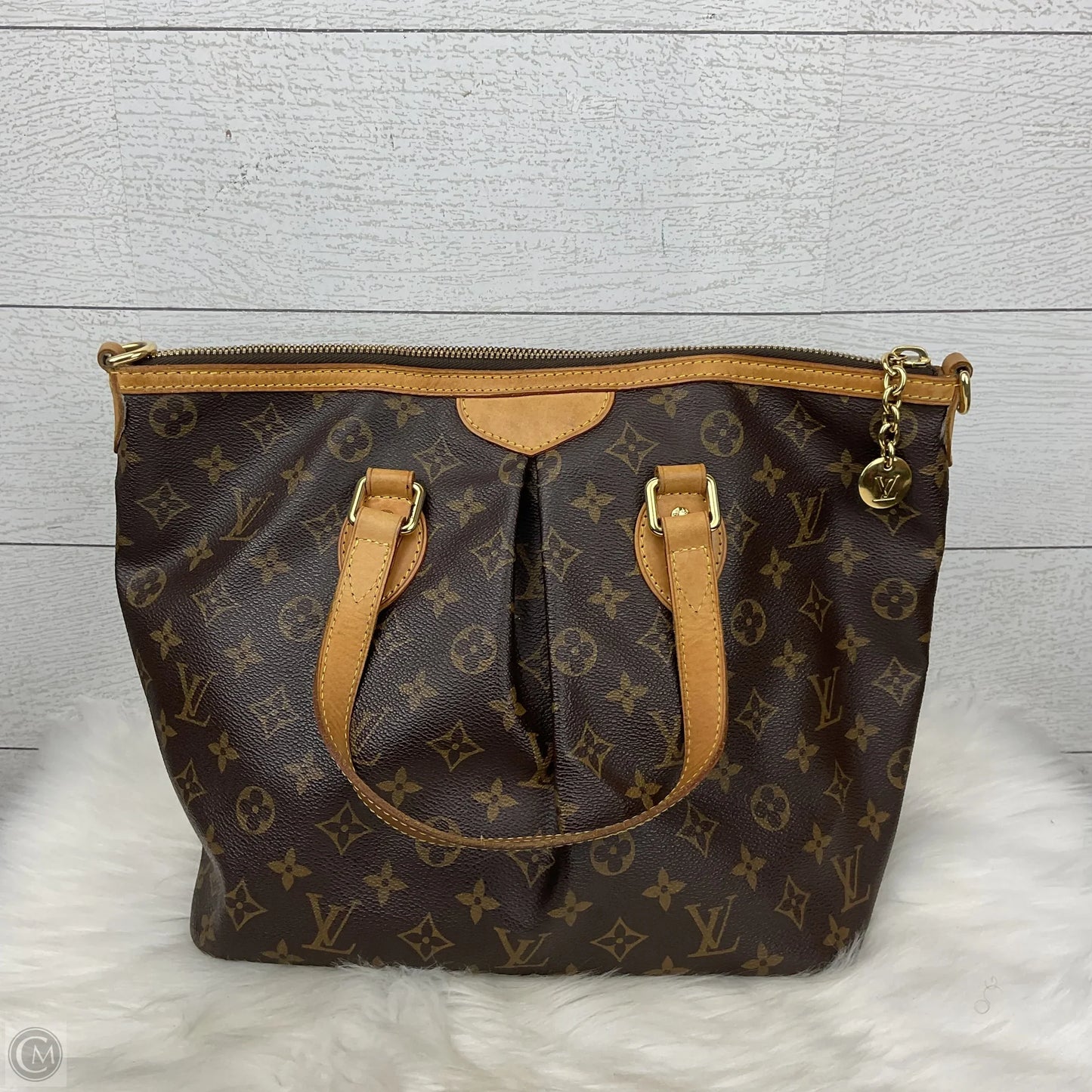 Handbag Luxury Designer By Louis Vuitton, Size: Medium