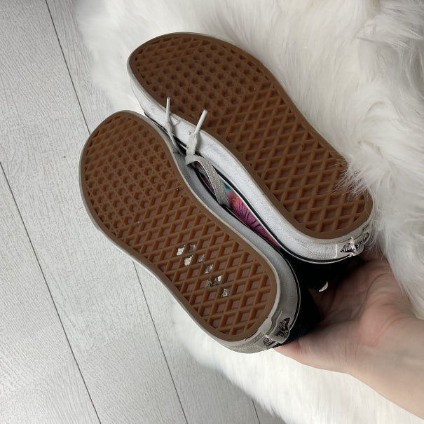 Shoes Sneakers By Vans In Black, Size: 7.5