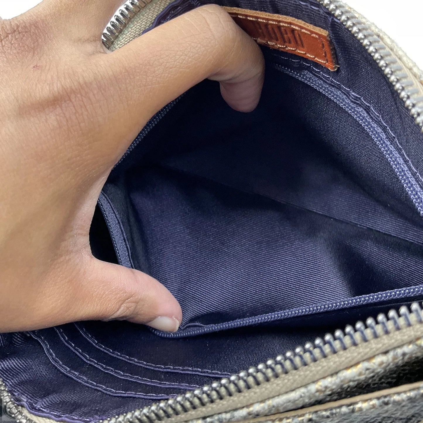 Crossbody By Hobo Intl, Size: Small