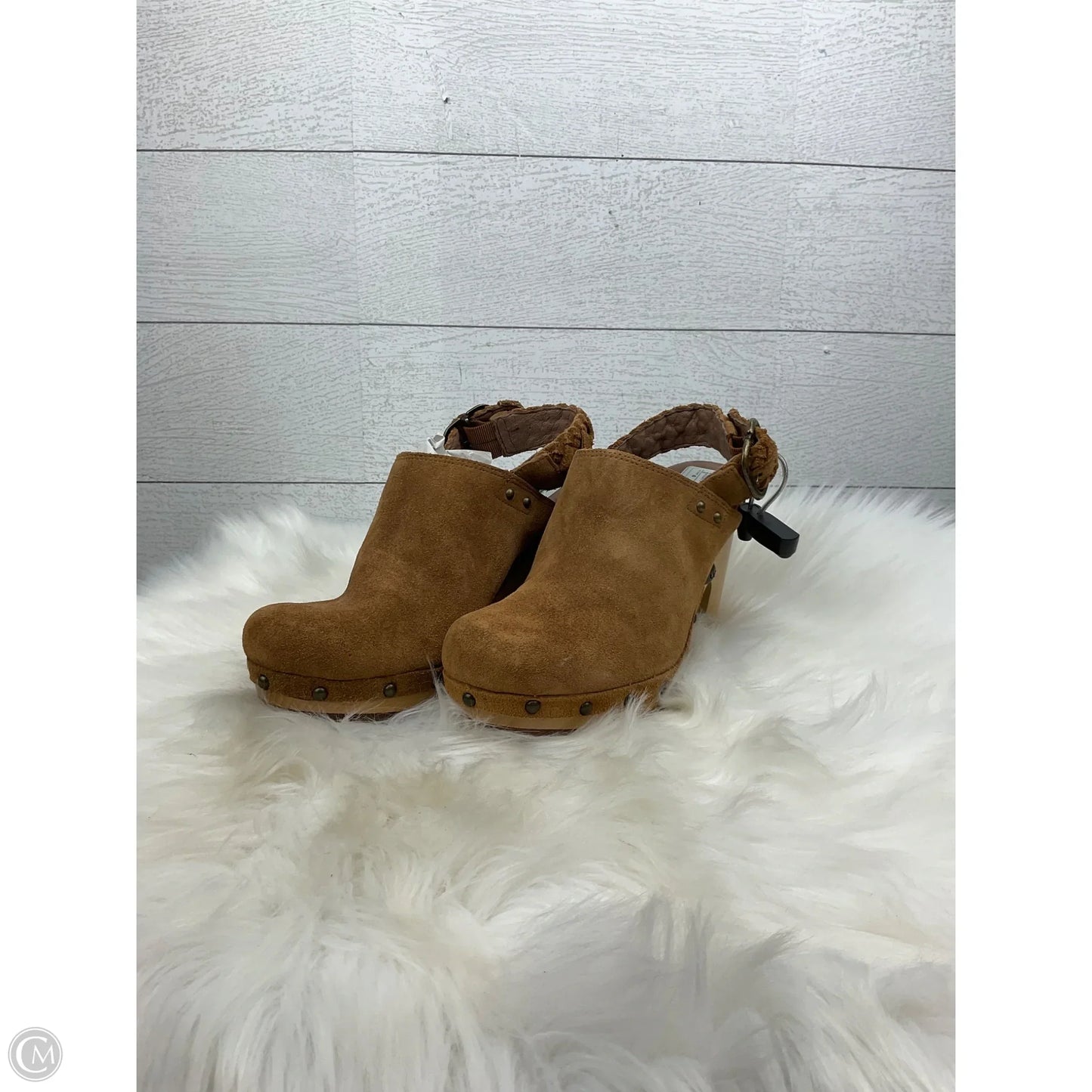 Shoes Designer By Ugg In Brown, Size: 8