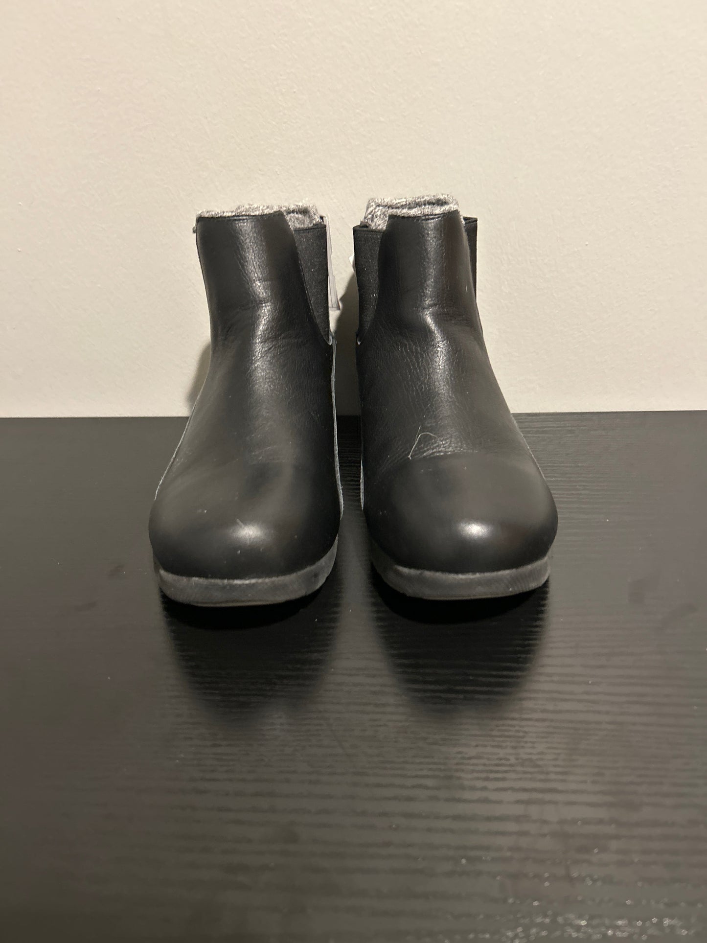 Boots Ankle Flats By KURU In Black, Size: 6