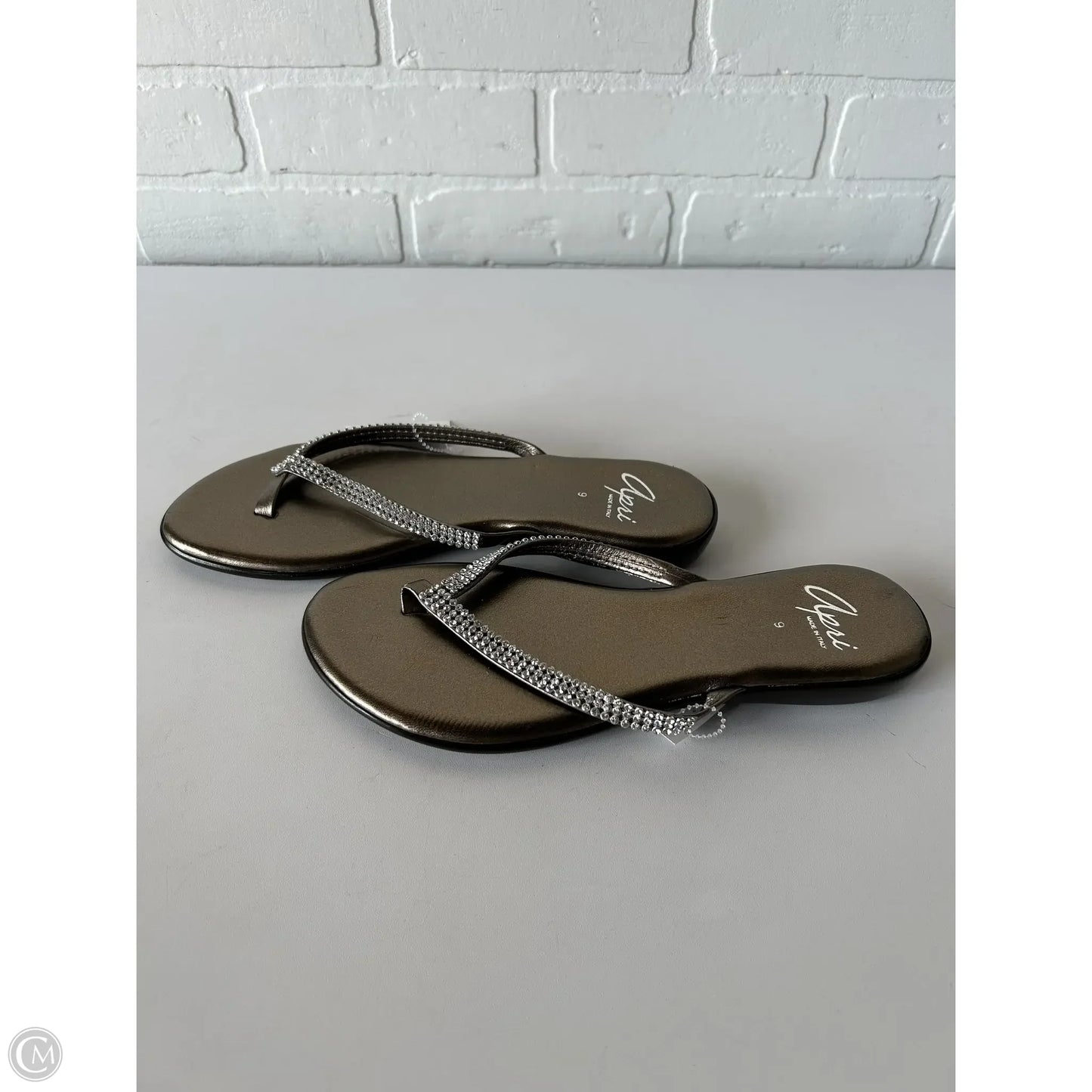 Sandals Flip Flops By APRI In Gold, Size: 9