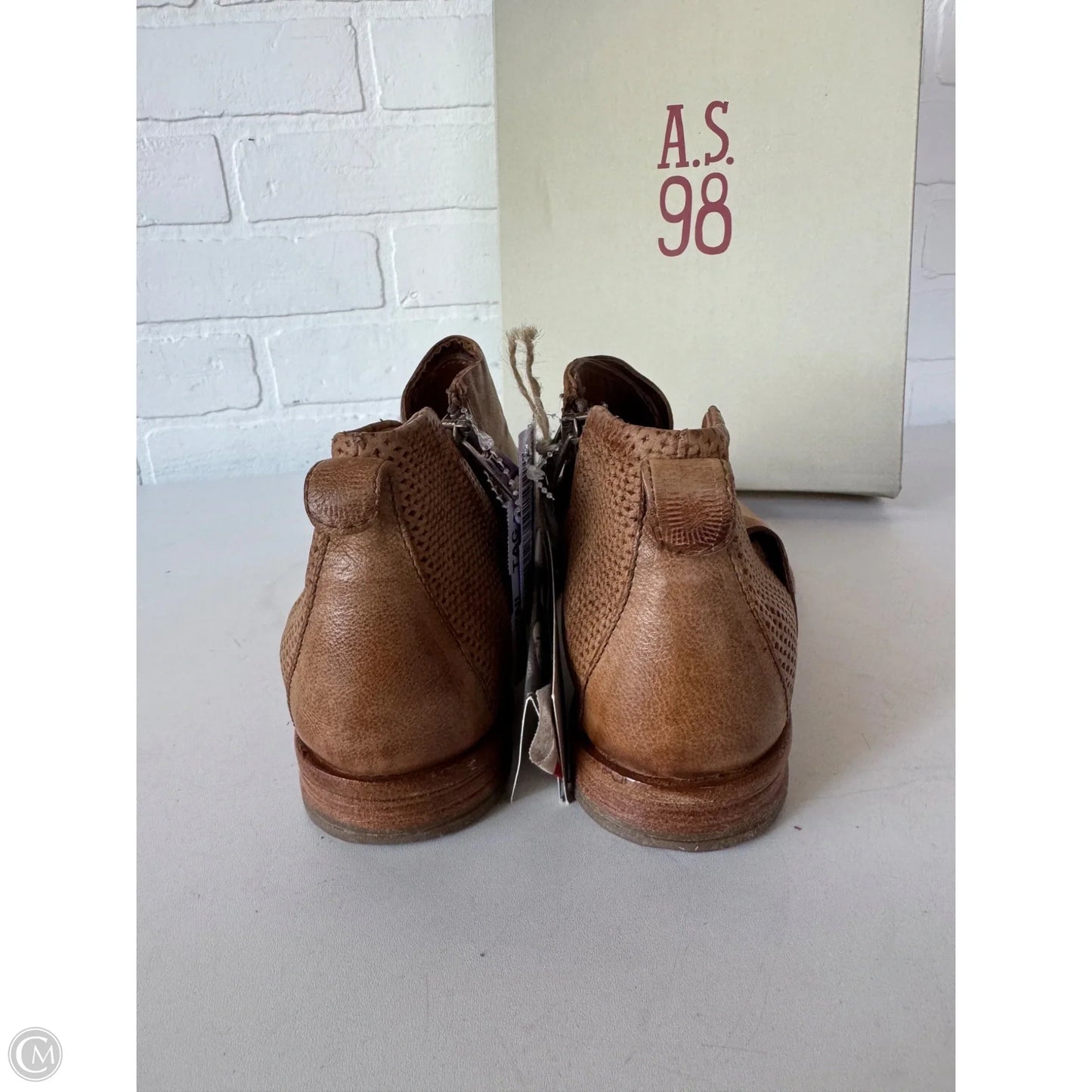 Boots Ankle Flats By Cmb In Tan, Size: 6.5
