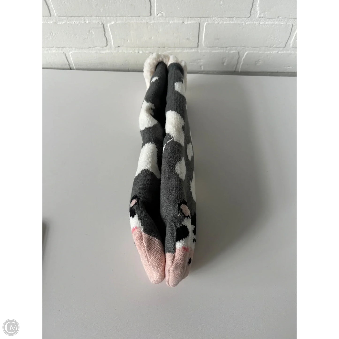 Socks By Clothes Mentor In Grey & White, Size: Osfm