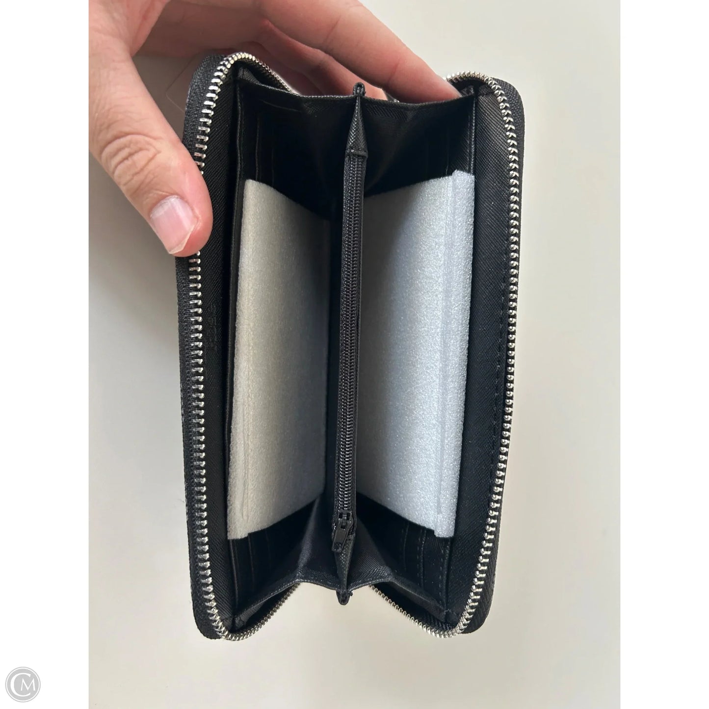 Wallet By Clothes Mentor, Size: Large