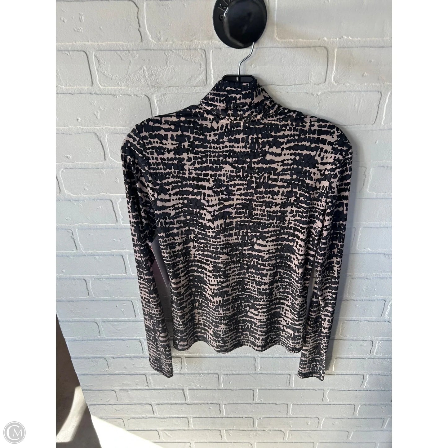 Top Long Sleeve By Evereve In Cream & Grey, Size: S