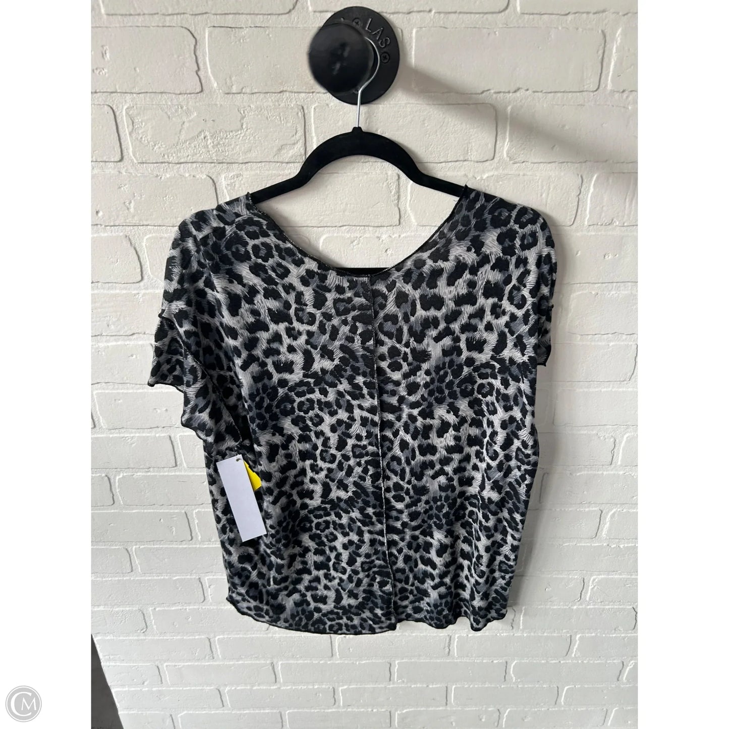 Top Short Sleeve By Bordeaux In Grey, Size: M