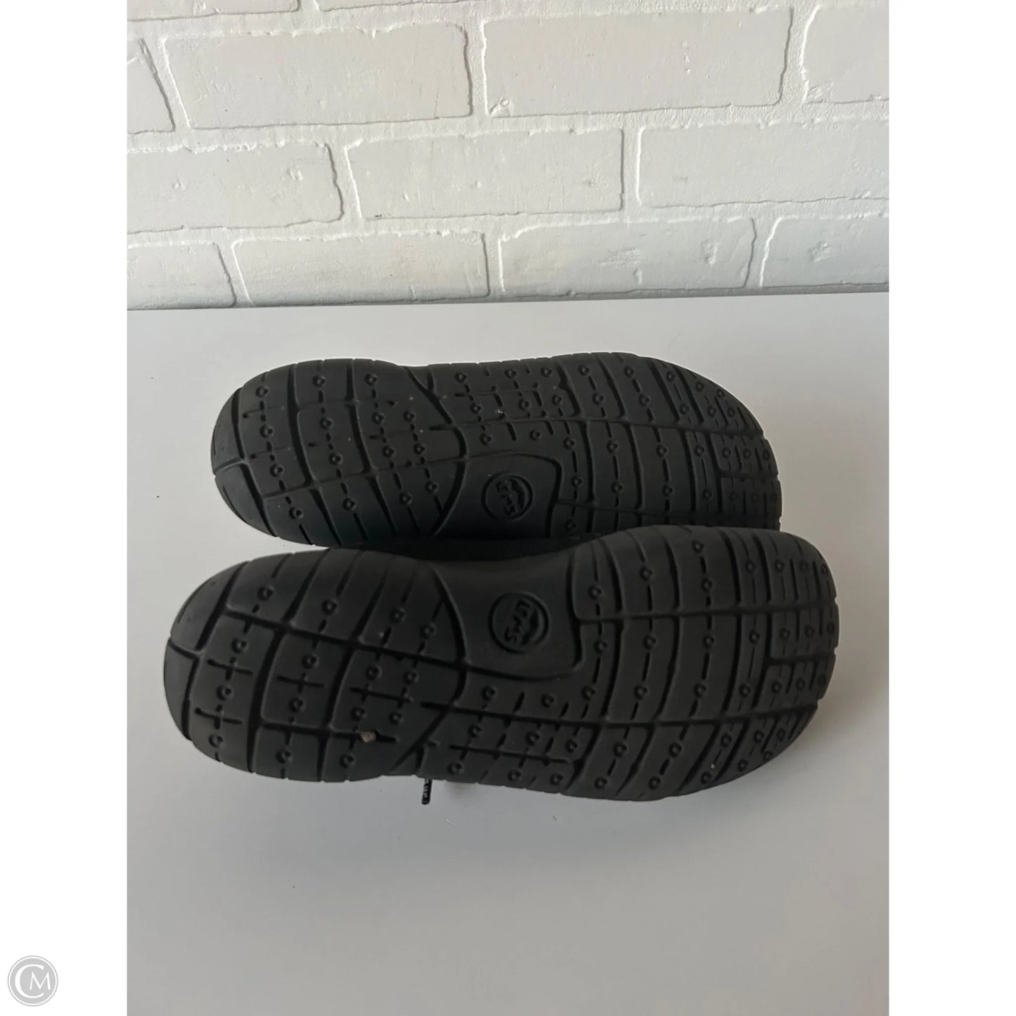 Shoes Sneakers By Cma In Black, Size: 8