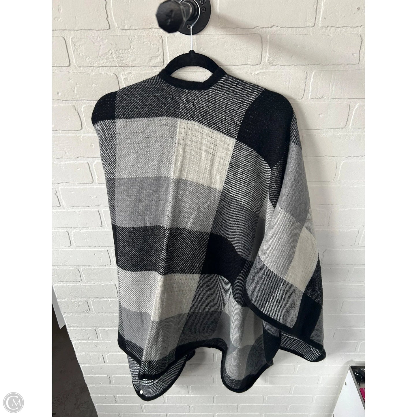 Shawl By Clothes Mentor In Black & White, Size: Osfm