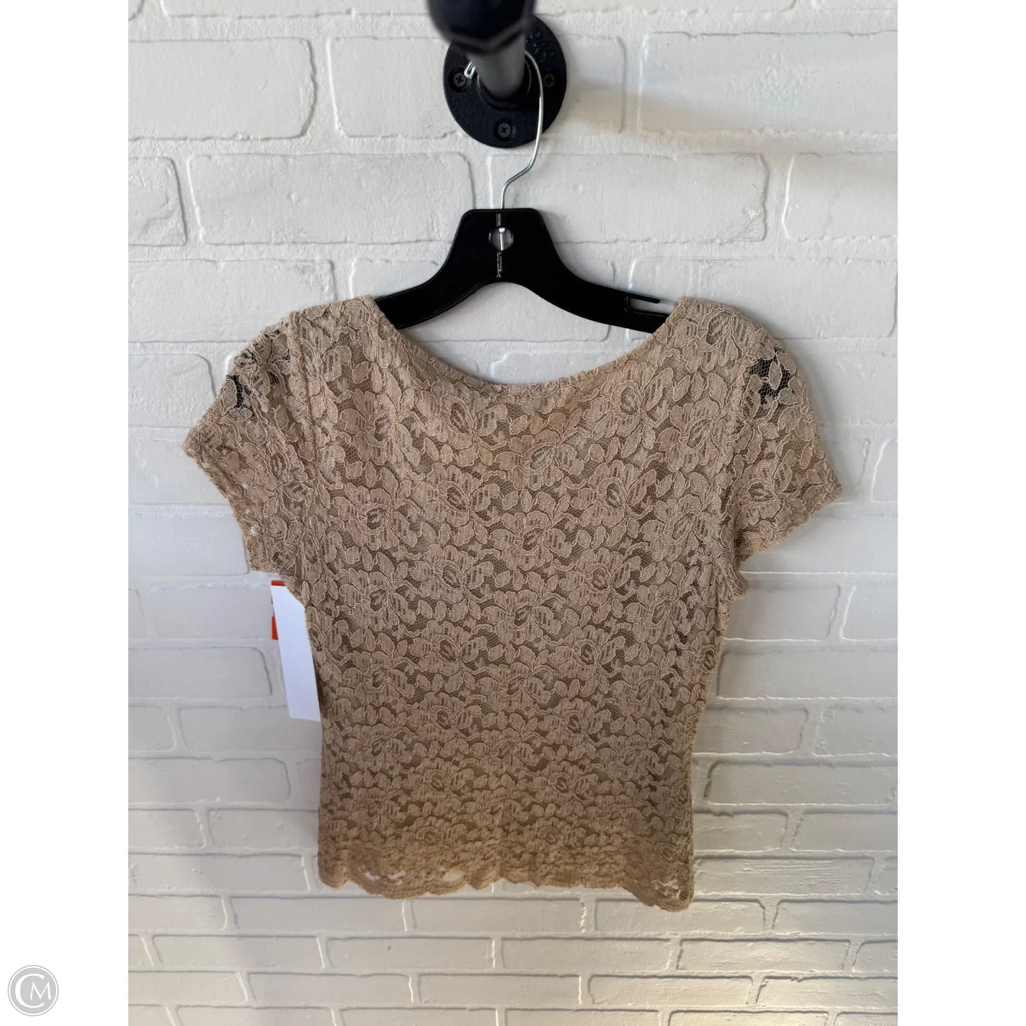Top Short Sleeve By Emma James In Tan, Size: Mp