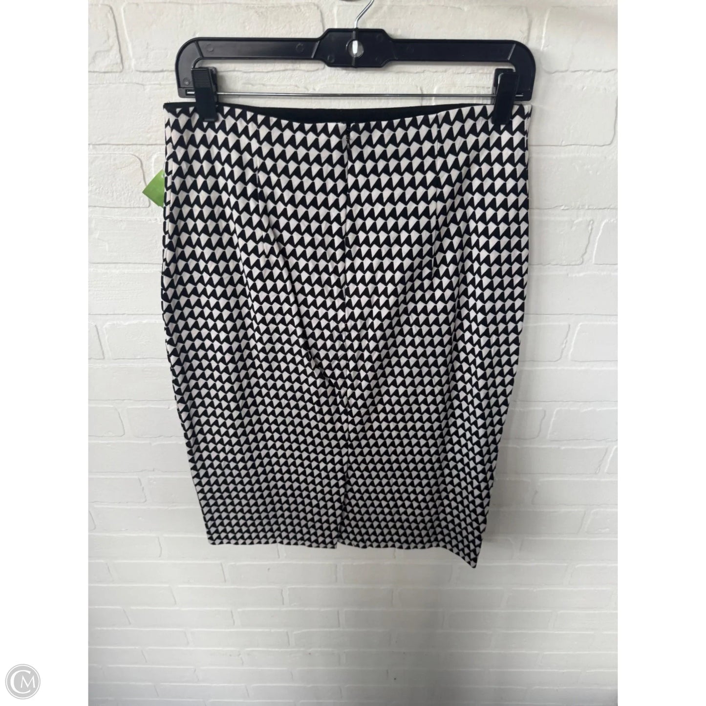 Skirt Midi By Banana Republic In Black & White, Size: 8