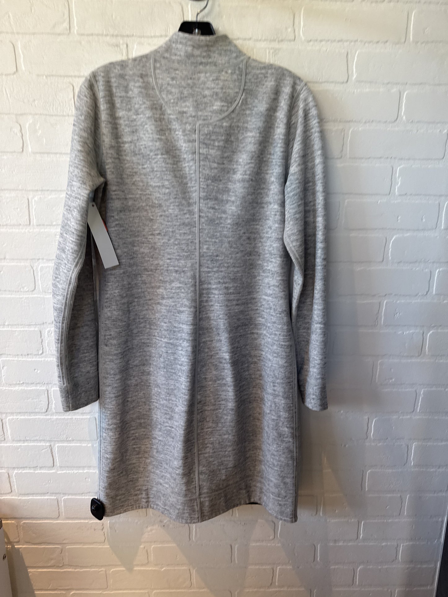 Dress Casual Short By Tommy Bahama Size: S