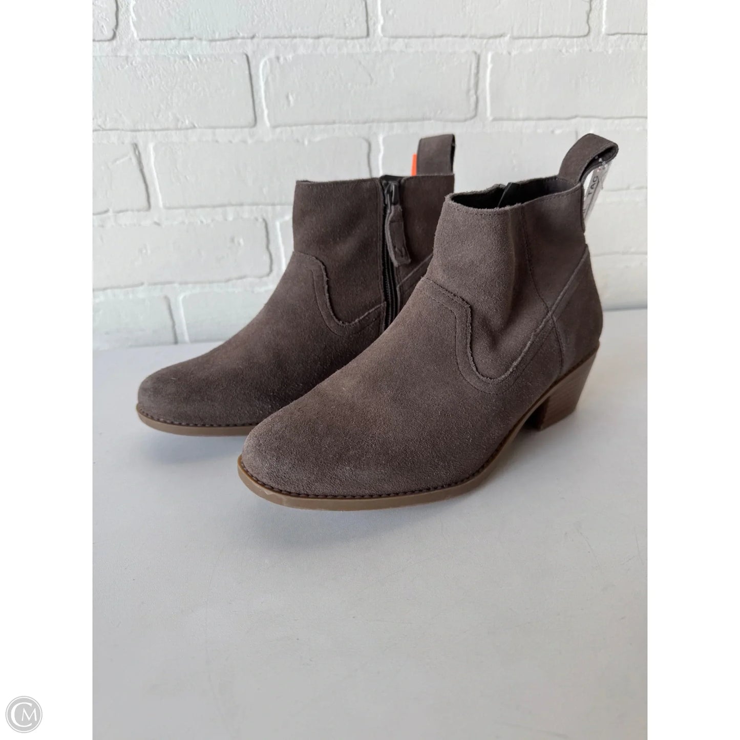 Boots Ankle Flats By Vionic In Brown, Size: 7