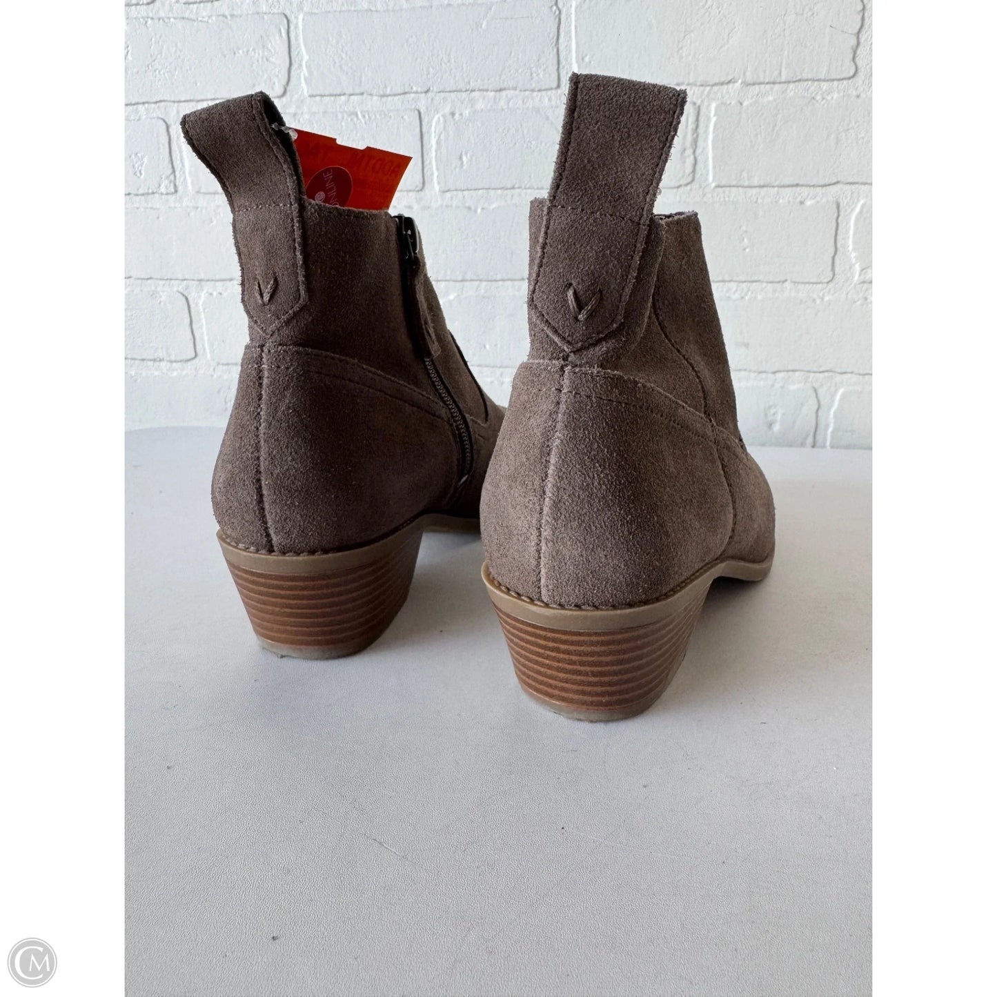 Boots Ankle Flats By Vionic In Brown, Size: 7