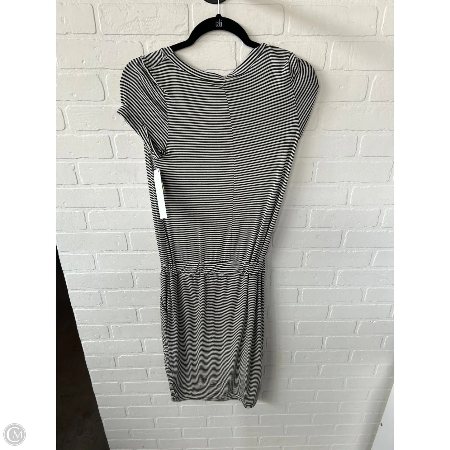 Dress Casual Midi By Clothes Mentor In Green & White, Size: S