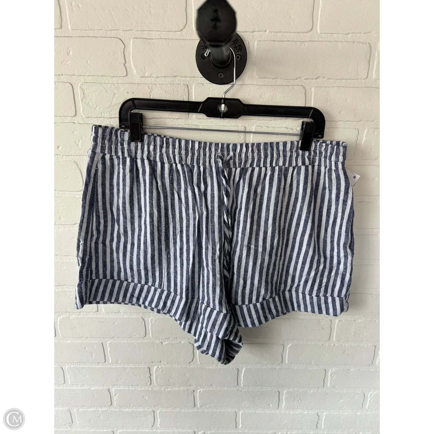 Shorts By Universal Thread In Blue & White, Size: 16