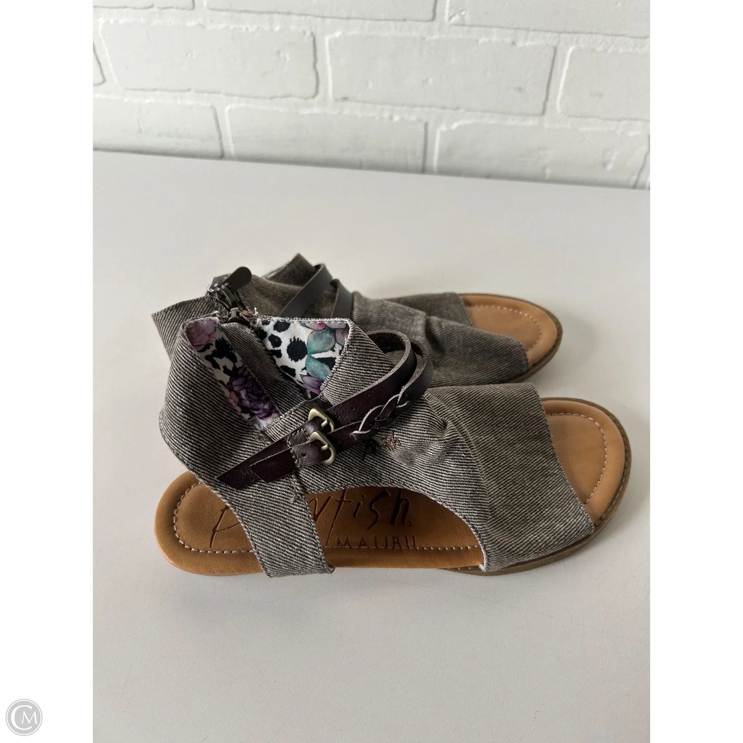 Sandals Flats By Blowfish In Grey & Tan, Size: 7.5