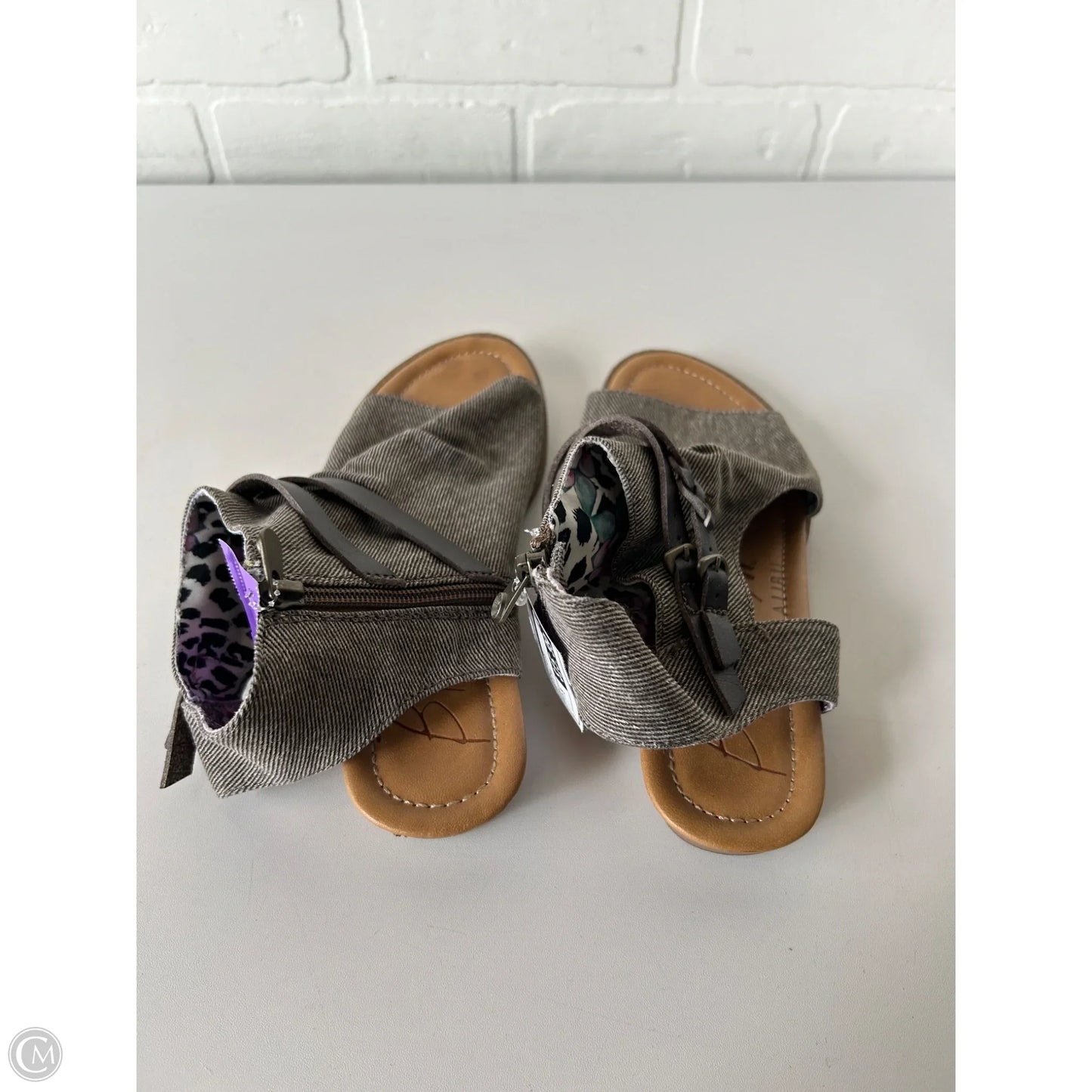 Sandals Flats By Blowfish In Grey & Tan, Size: 7.5
