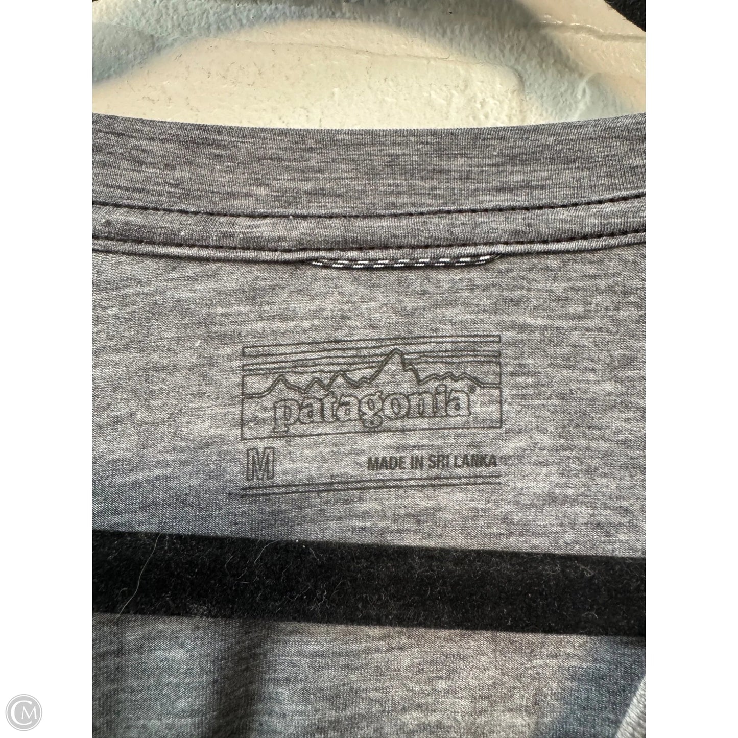 Athletic Top Long Sleeve Crewneck By Patagonia In Grey, Size: M