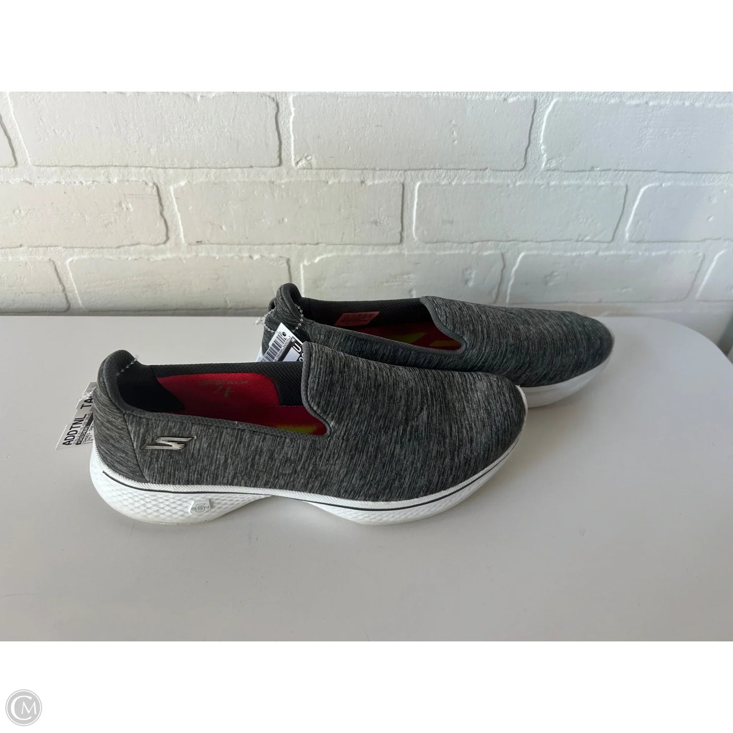 Shoes Sneakers By Skechers In Grey, Size: 8