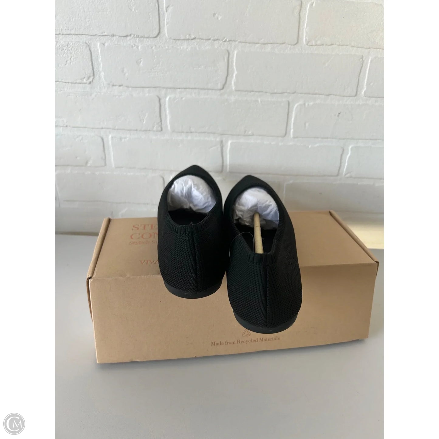 Shoes Flats By Vivaia In Black, Size: 10.5