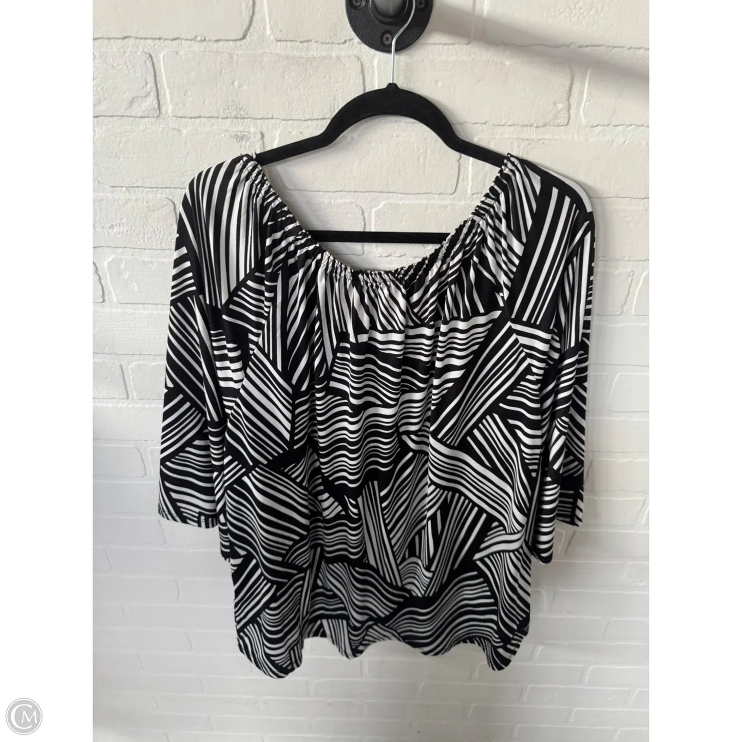 Top 3/4 Sleeve By Roz And Ali In Black & White, Size: 2x