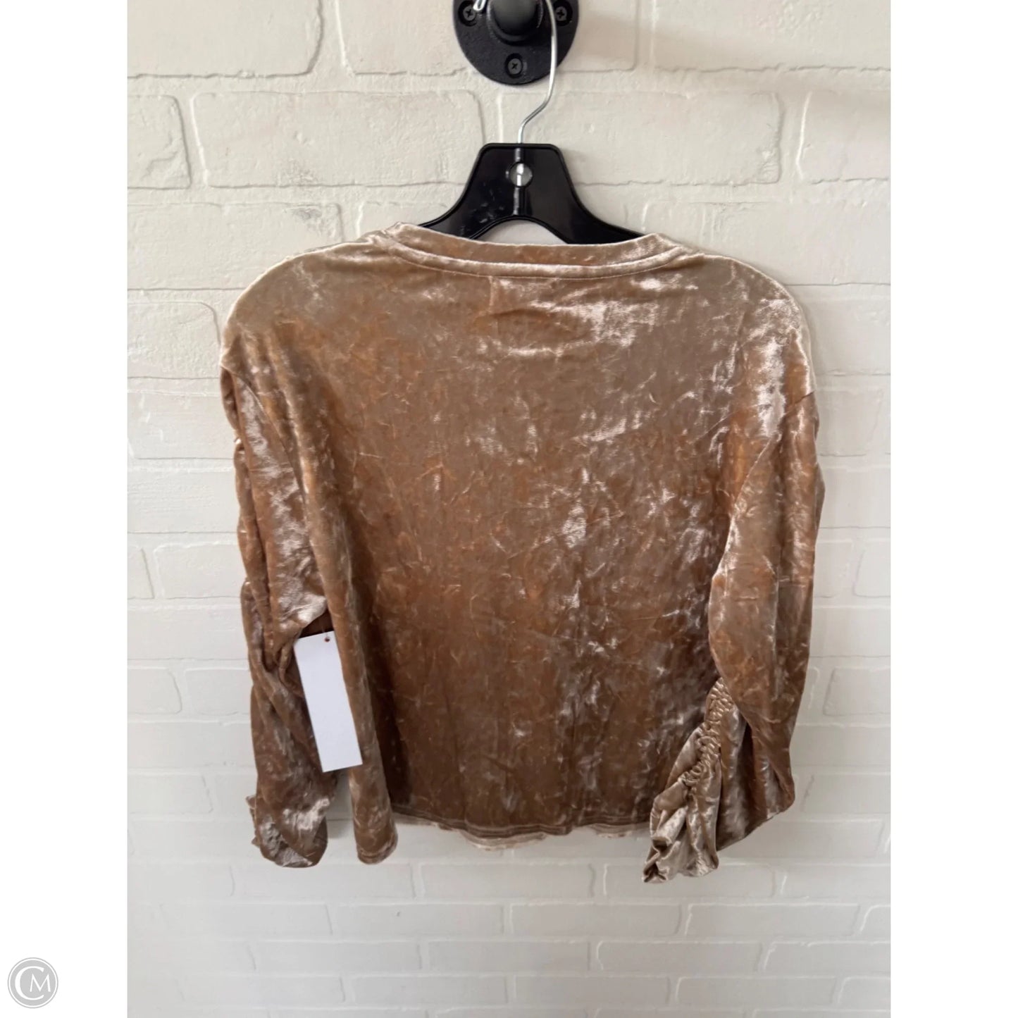 Top Long Sleeve By Melloday In Gold, Size: M