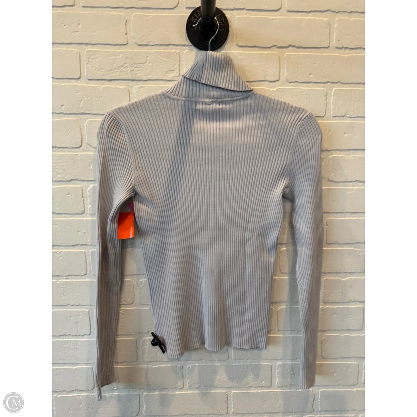 Sweater By 525 In Grey, Size: Xs