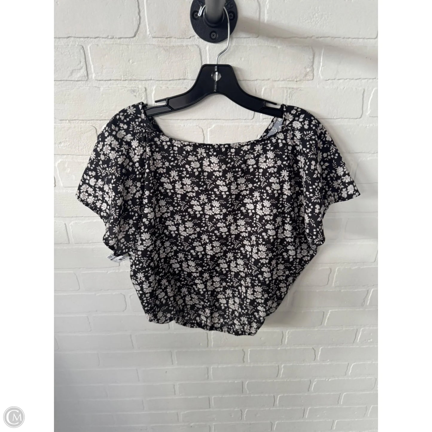 Top Short Sleeve By Clothes Mentor In Black & Cream, Size: M