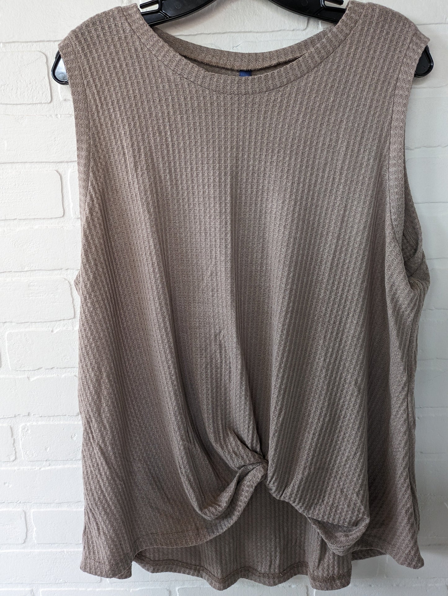 Top Sleeveless Basic By Clothes Mentor Size: 2x