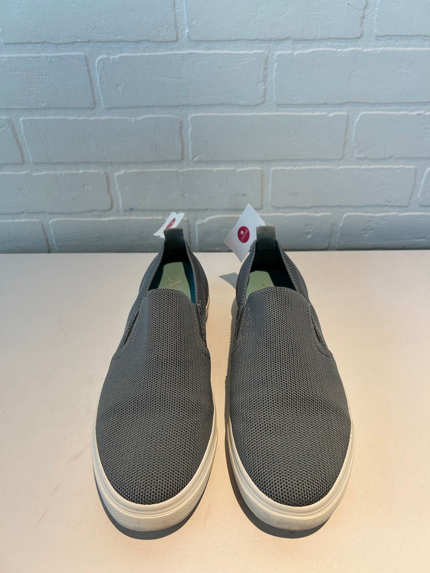 Shoes Flats By Natural Reflections In Grey, Size: 11