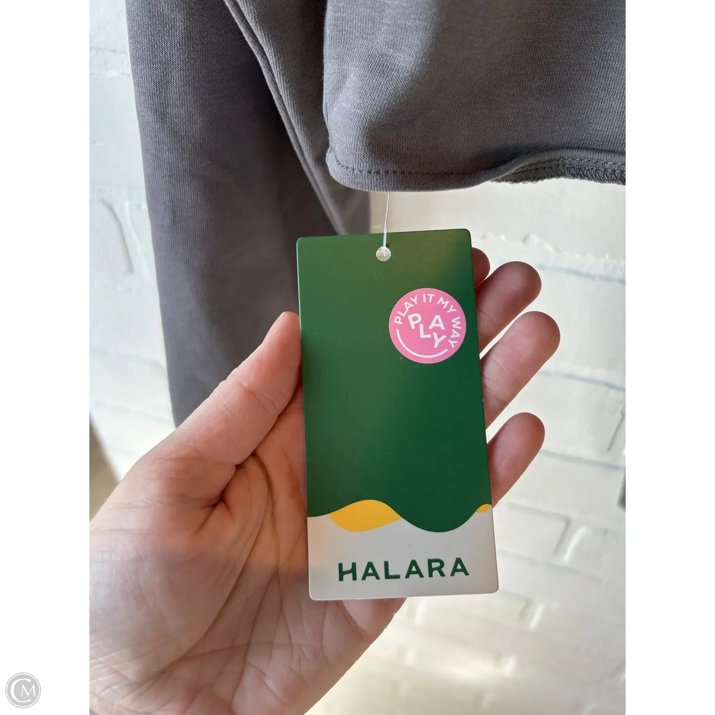 Athletic Sweatshirt Crewneck By Clothes Mentor In Grey, Size: M