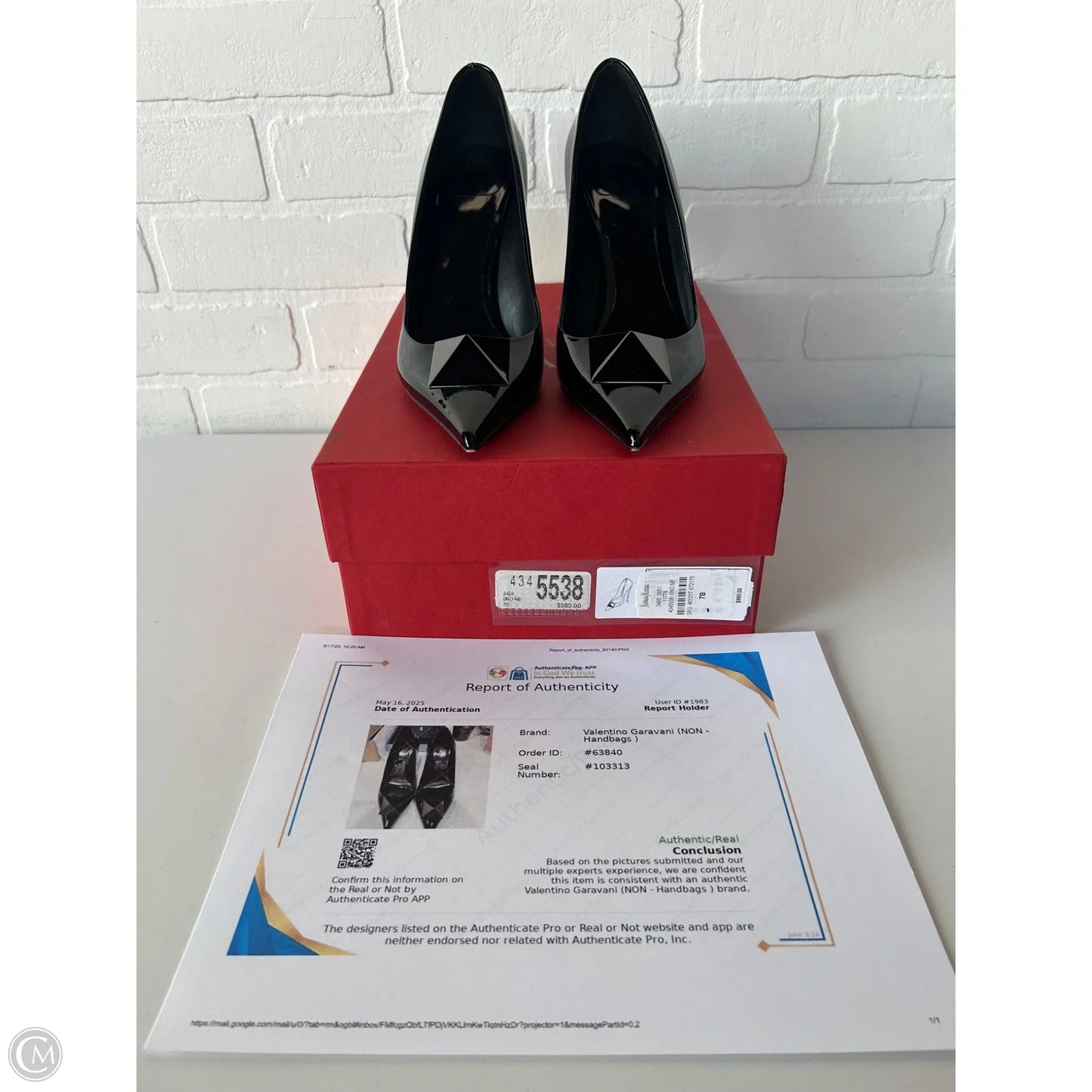 Shoes Luxury Designer By Valentino-garavani In Black, Size: 7